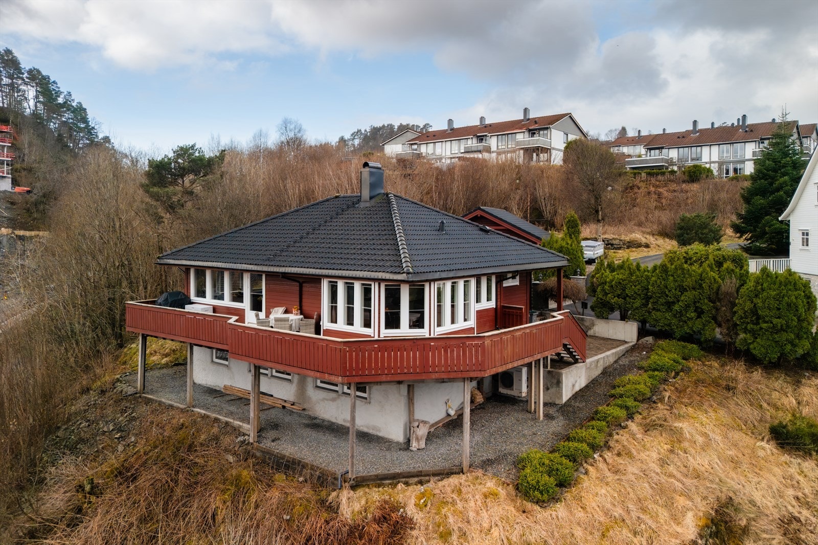 Aktiv Eiendomsmegling v/ Sigbjørn Helland har gleden av å presentere Steinsvikgrend 23! Foto: Alex Coppo. Galleribilde
