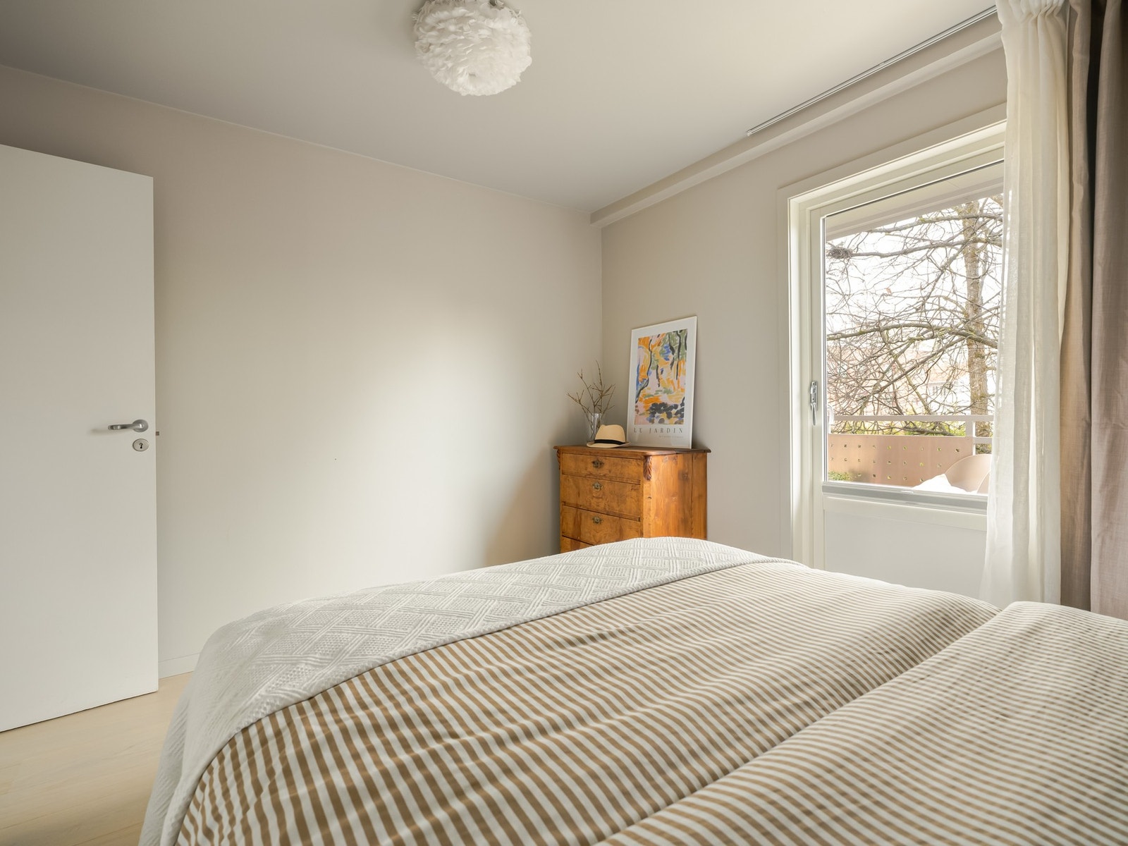 Fra hovedsoverommet er det utgang til balkongen. Galleribilde