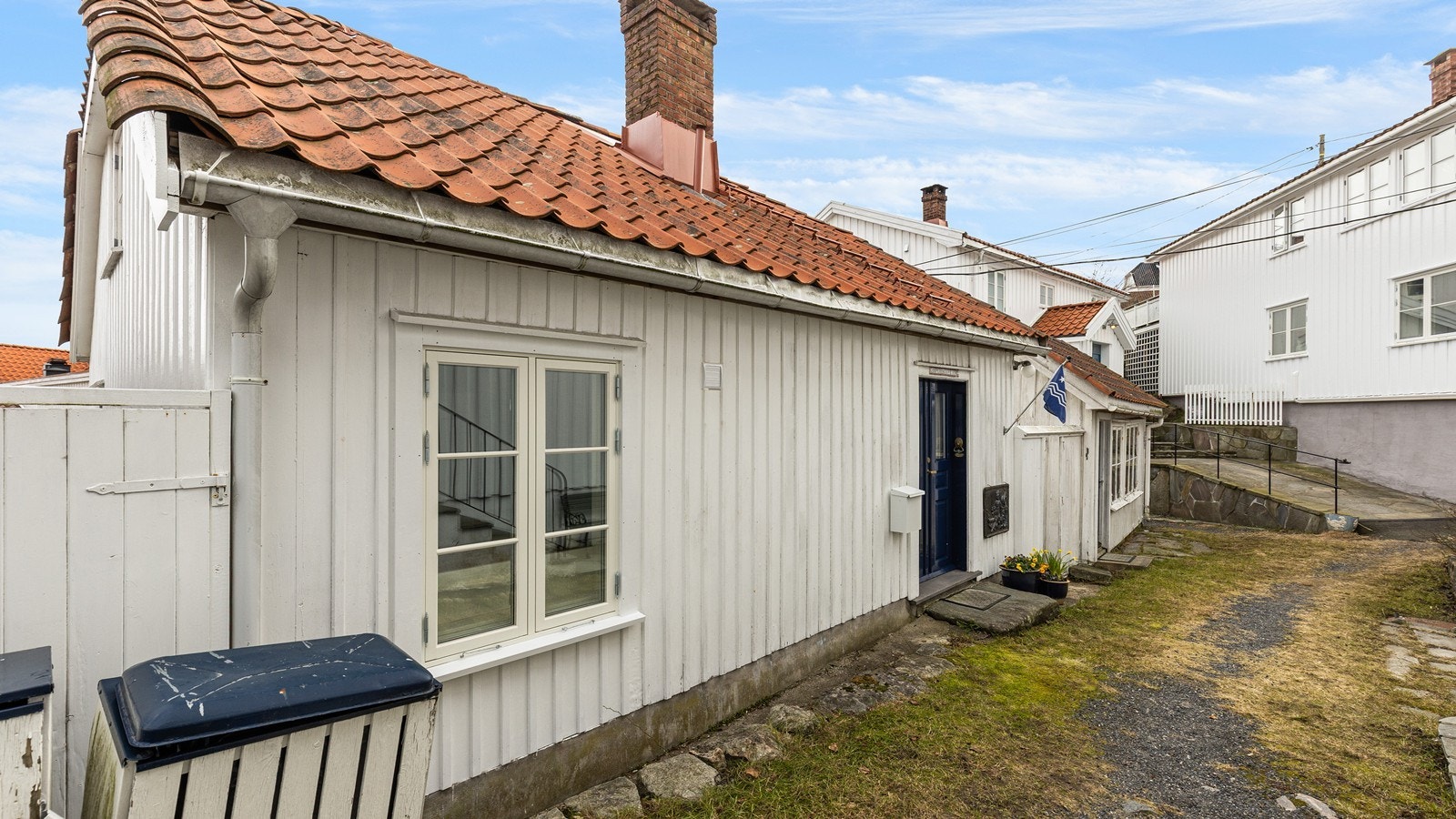 Fisør blir ofte omtalt som "Den hvite by ved Skagerrak", kjent for sine hvitmalte trehus, små nisjebutikker og skjulte perler som gir byen en helt egen atmosfære. Galleribilde