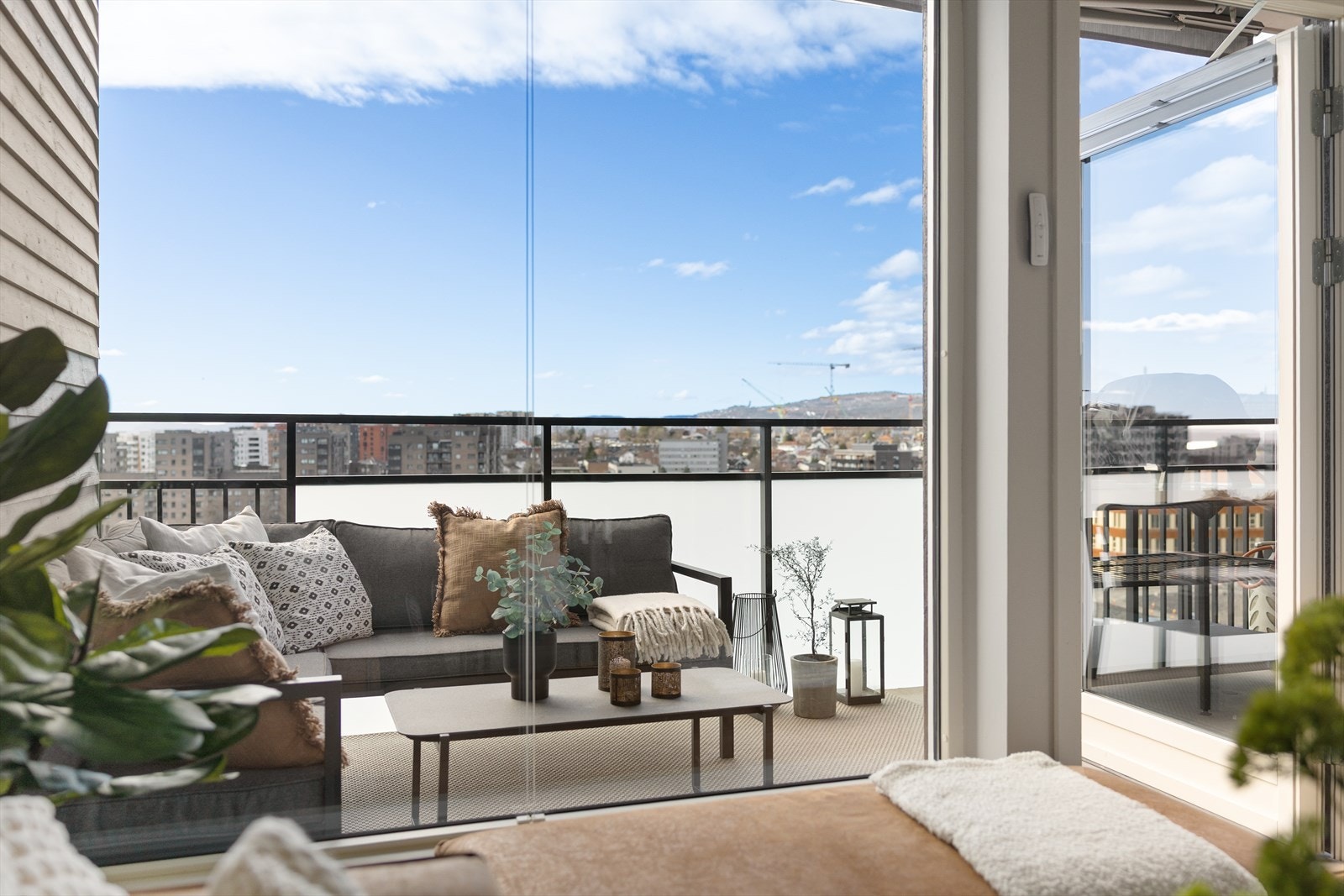 Leiligheten ligger i 8. etasje og inneholder entré, kjøkken, stue, soverom, innvendig bod og bad. Galleribilde