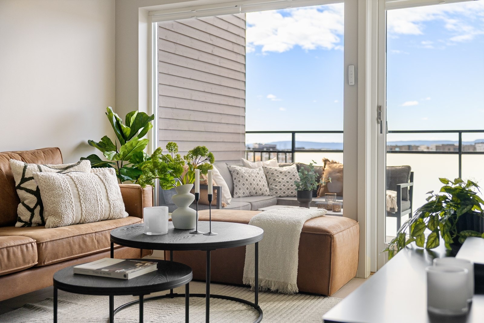 Leiligheten har en lun og innbydende stue av god størrelse. Galleribilde