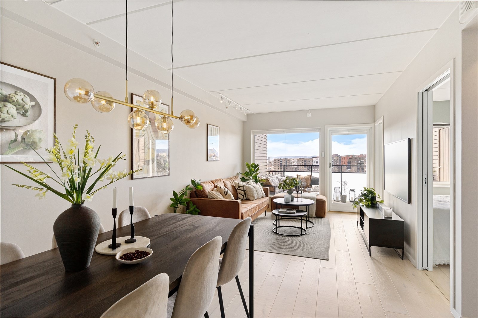 Aksel Solberg har gleden av å presentere Økern torgvei 5A! Foto Pontus Gustav Holmenäs. Galleribilde