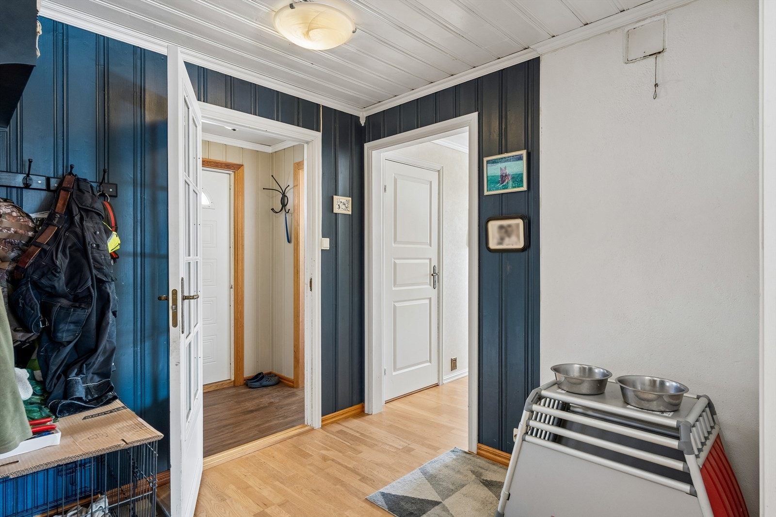 Gangen binder sammen oppholdsrommene og soveromsavdelingen. Galleribilde