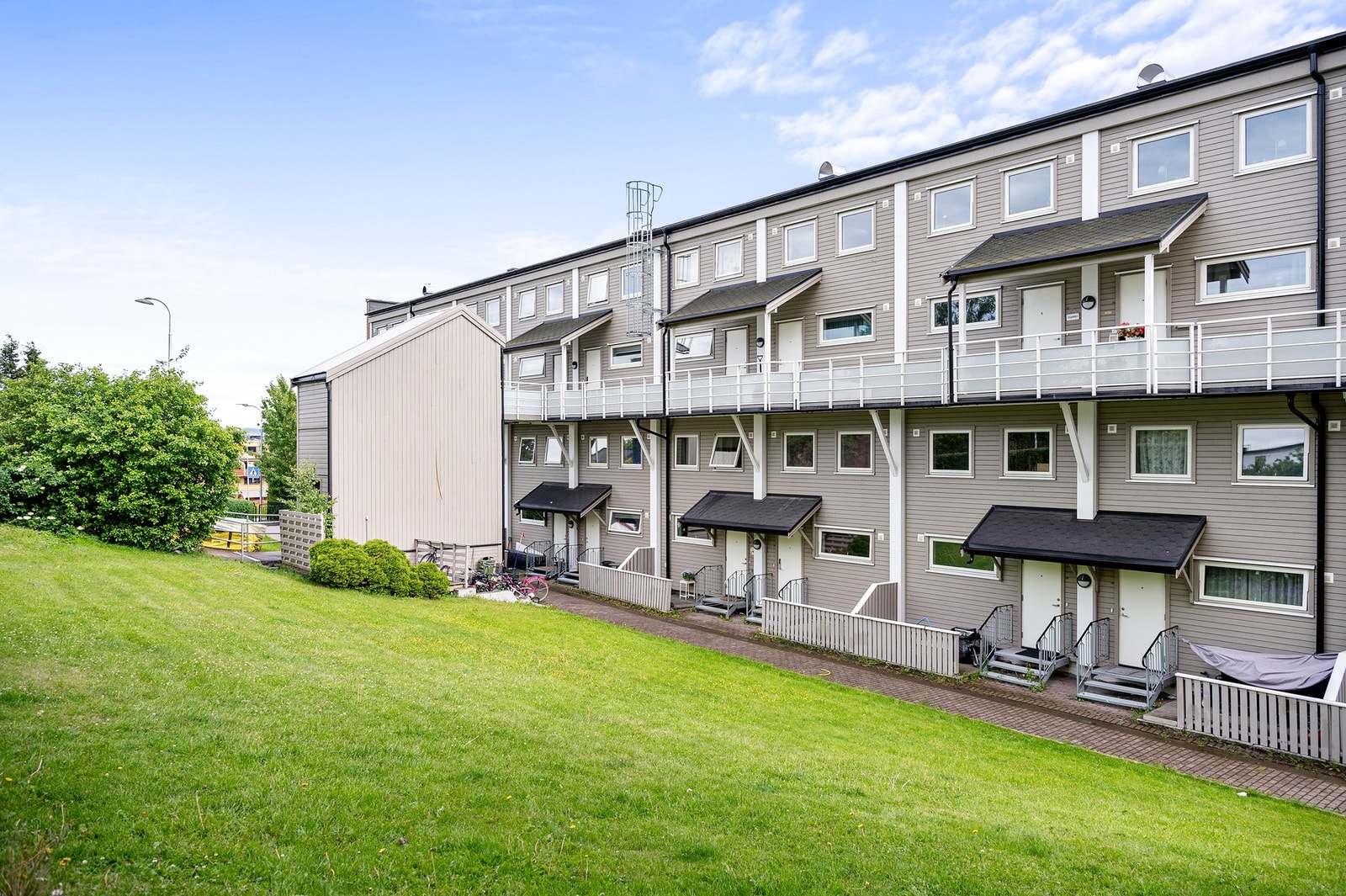Store og fine grøntarealer på fellesområde. Galleribilde