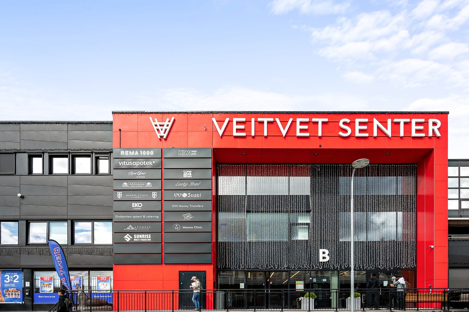 Veitvet senter med en rekke butikker og servicetilbud. Galleribilde