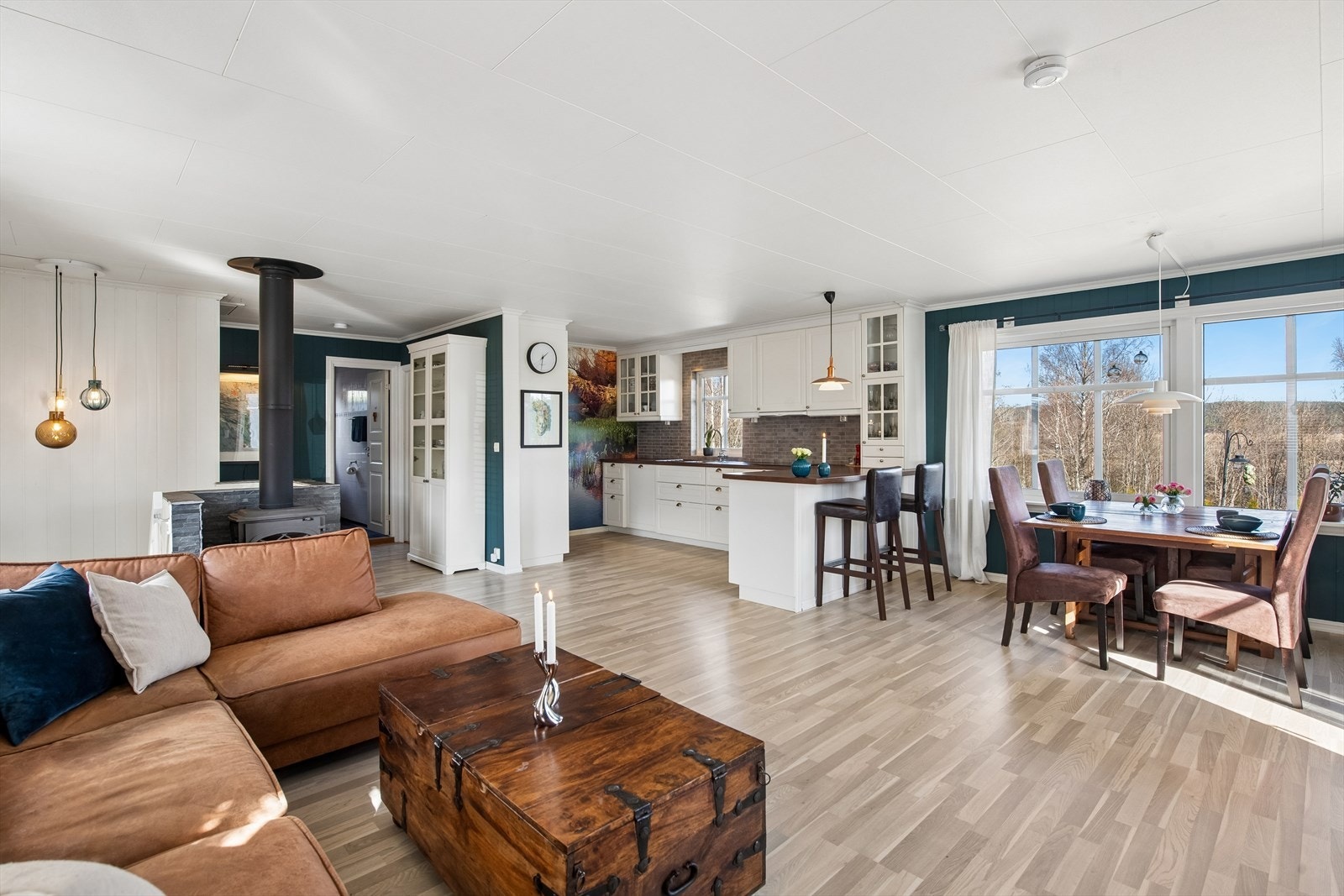 Påkostet og tiltalende enebolig som ble oppgradert betraktelig i perioden 2015 til 2021. Galleribilde