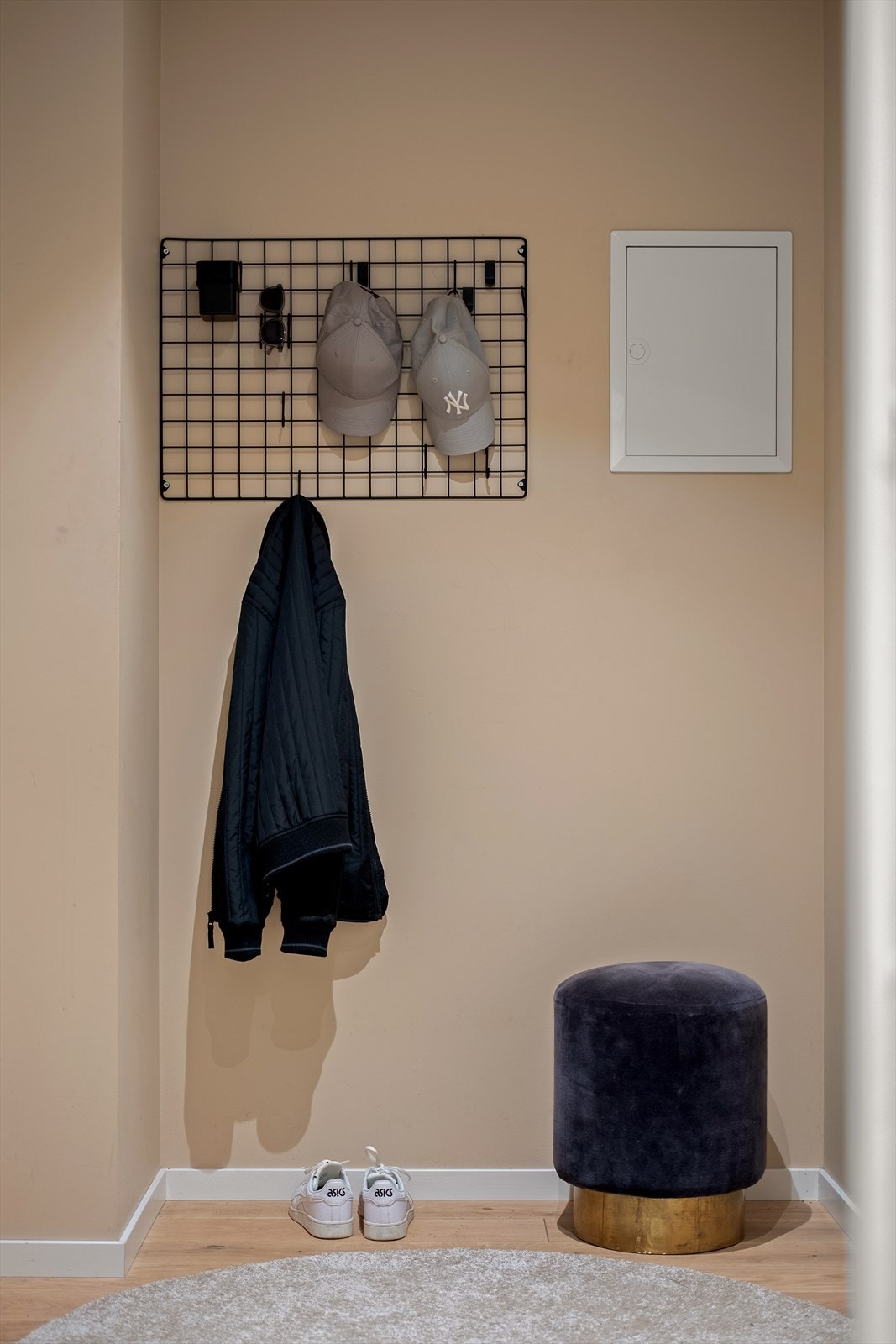 Her er det god plass til garderobeløsning for yttertøy og sko. Galleribilde