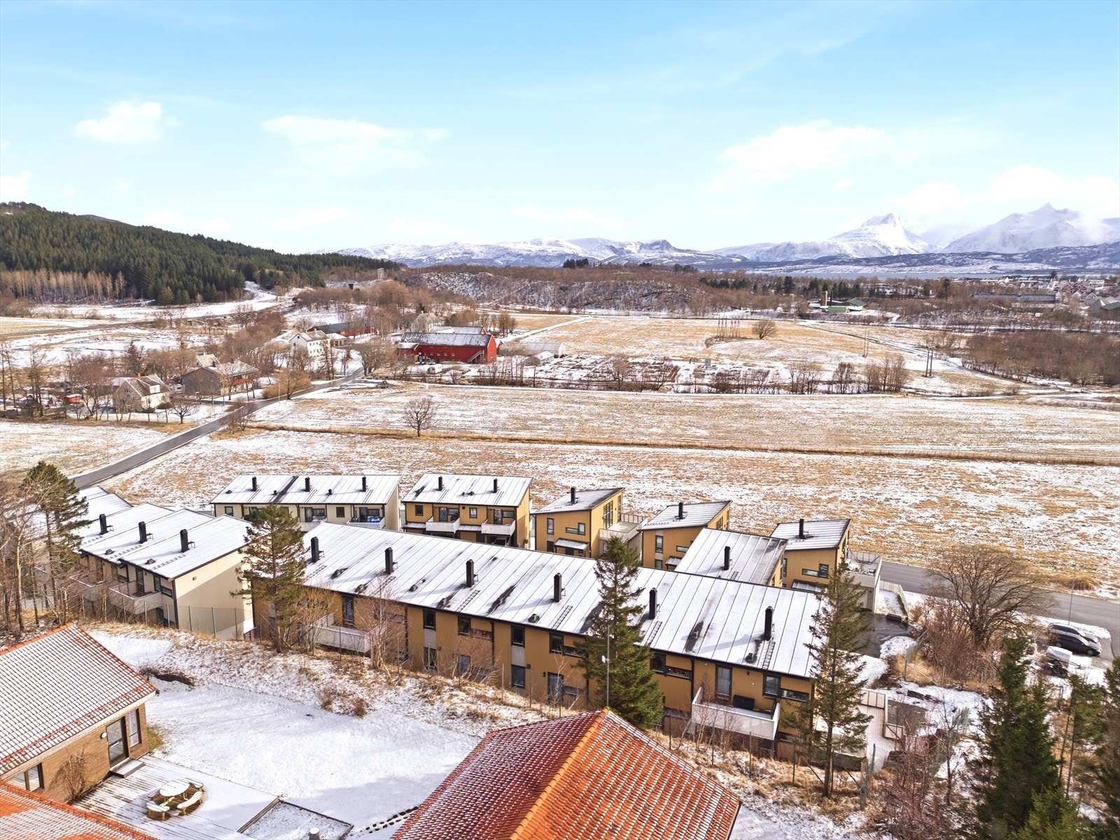 Sentral og populær beliggenhet i Rønvika nært flotte turområder. Galleribilde
