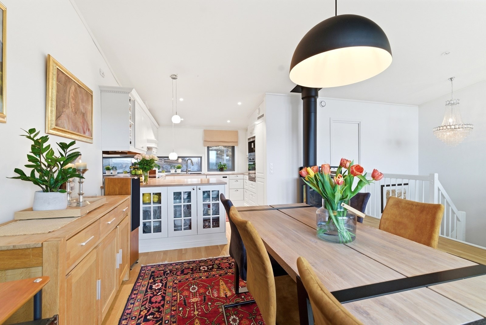 Spisestuedel/kjøkken Galleribilde