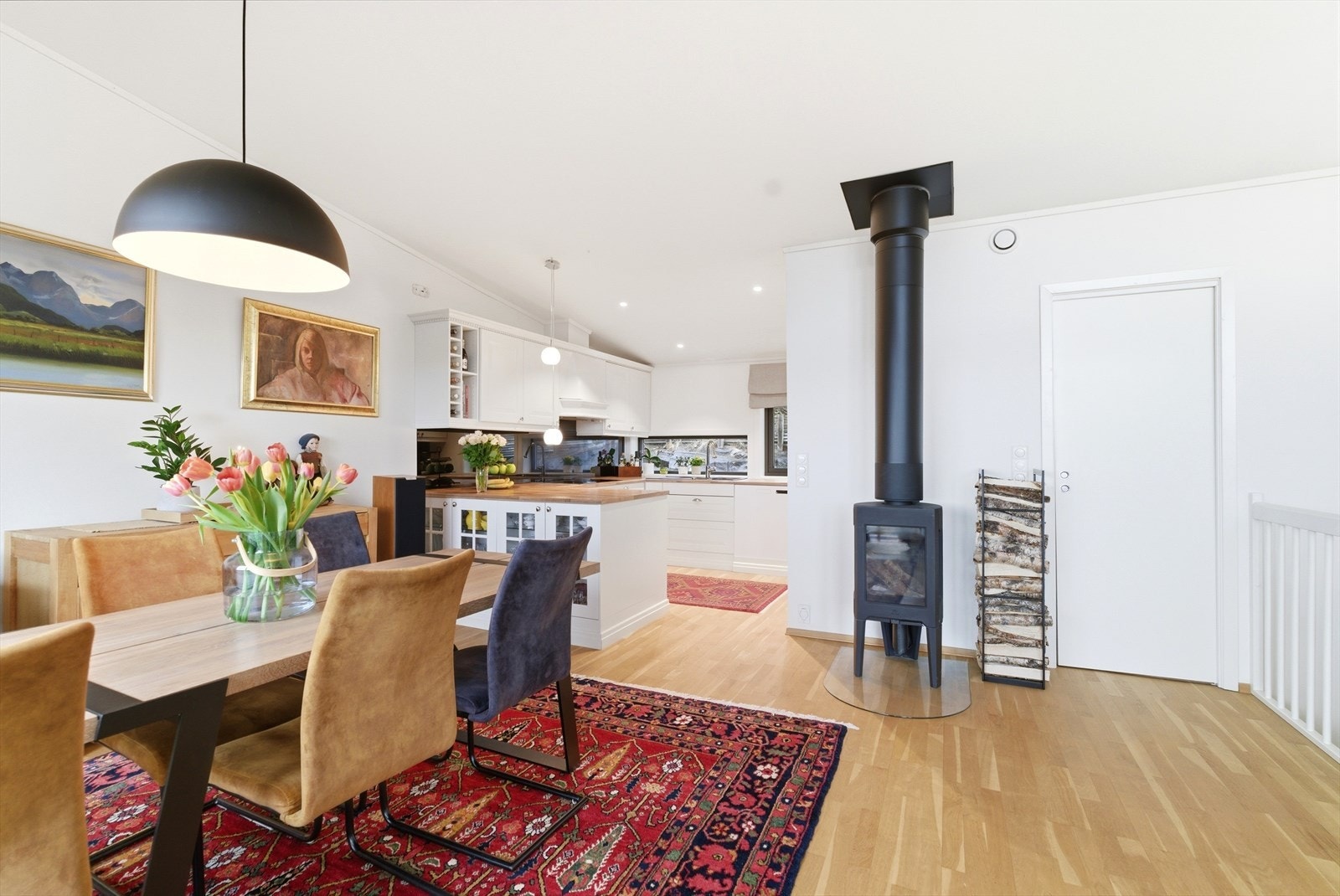 Spisestue/kjøkken Galleribilde