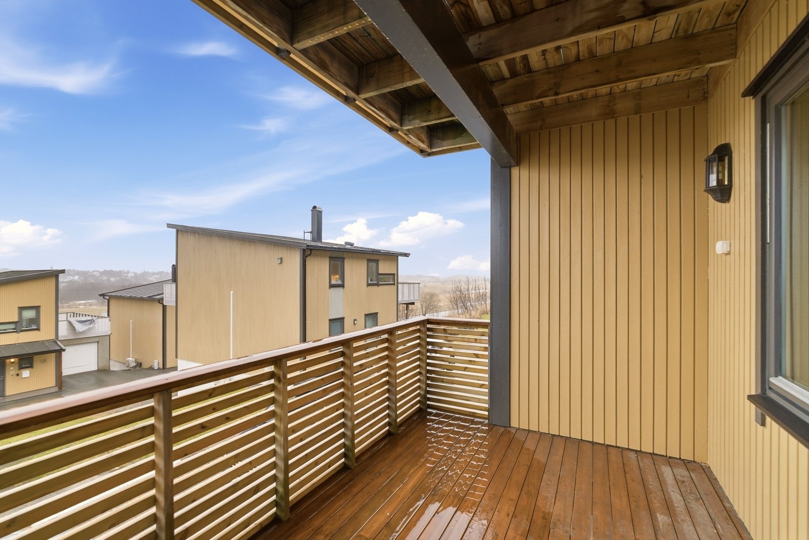 Balkong i 2.etg vendt mor sør. Galleribilde