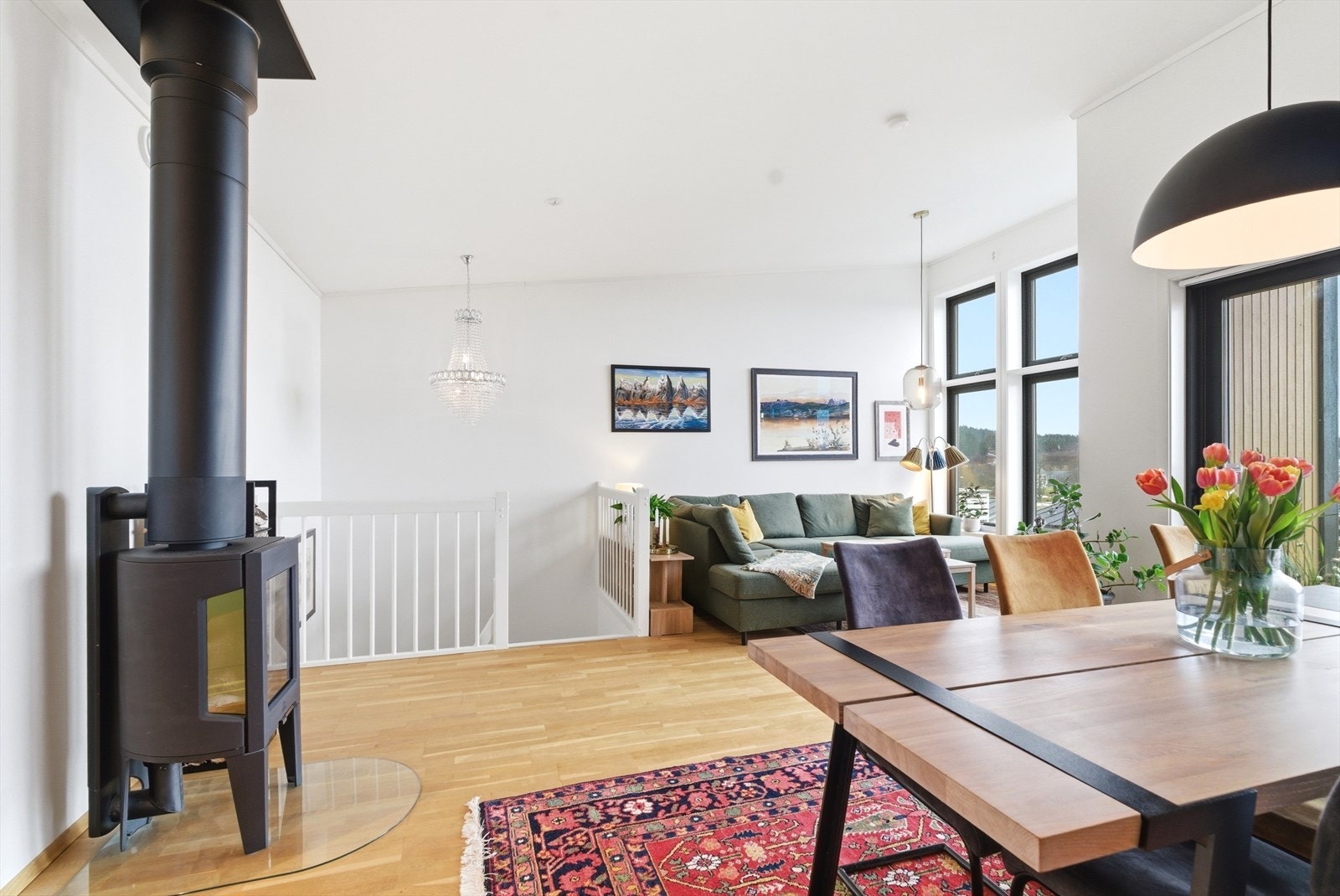 Vedovn i stua med stålpipe. Galleribilde