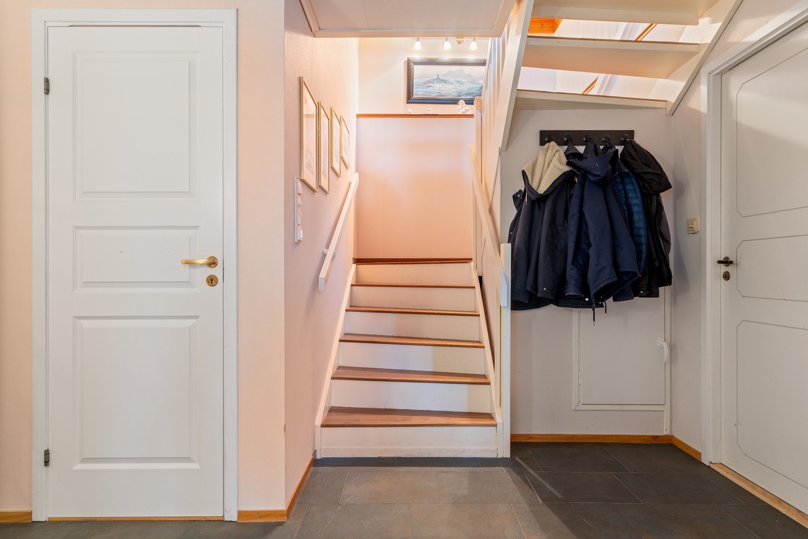 Gang/hall. Galleribilde