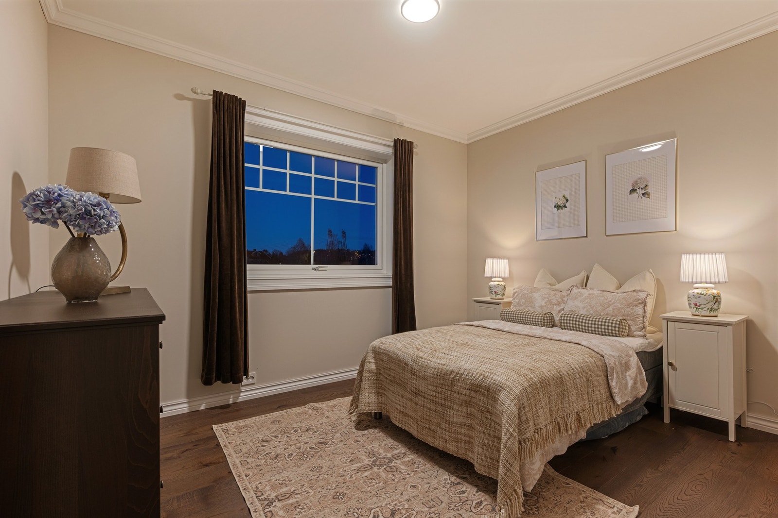 Det er fin størrelse på soverommene i boligen. Galleribilde