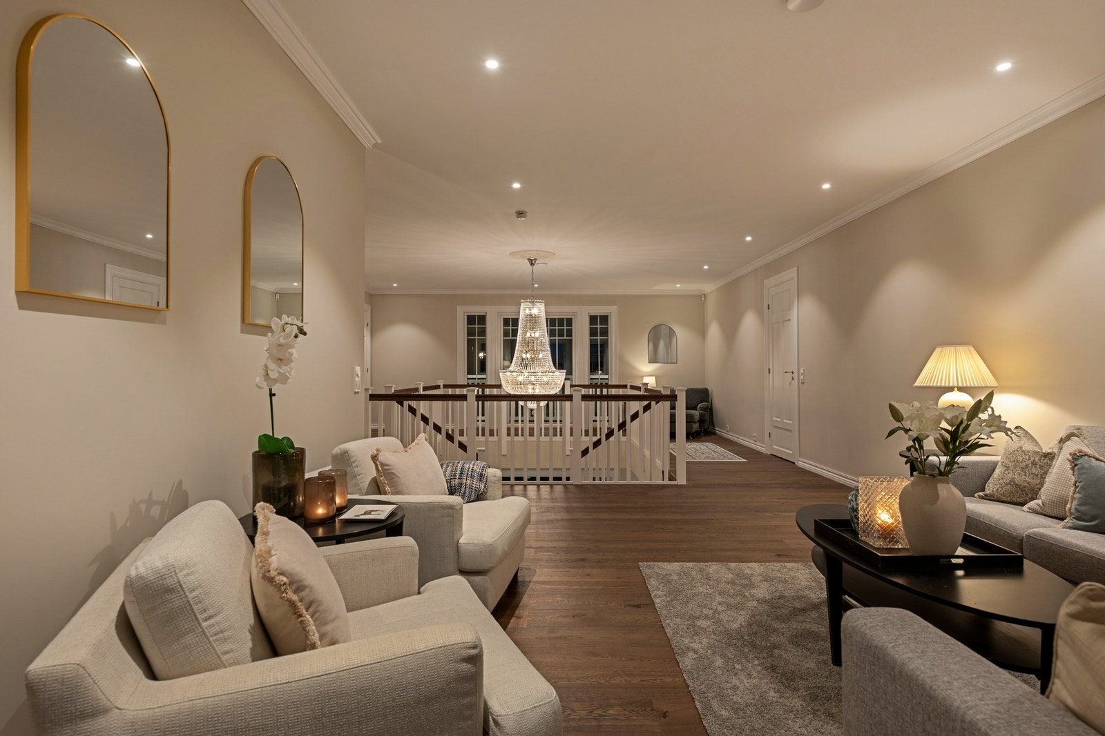 En ekstra stue er perfekt for barna/ungdommen i huset når de har besøk av venner. Galleribilde