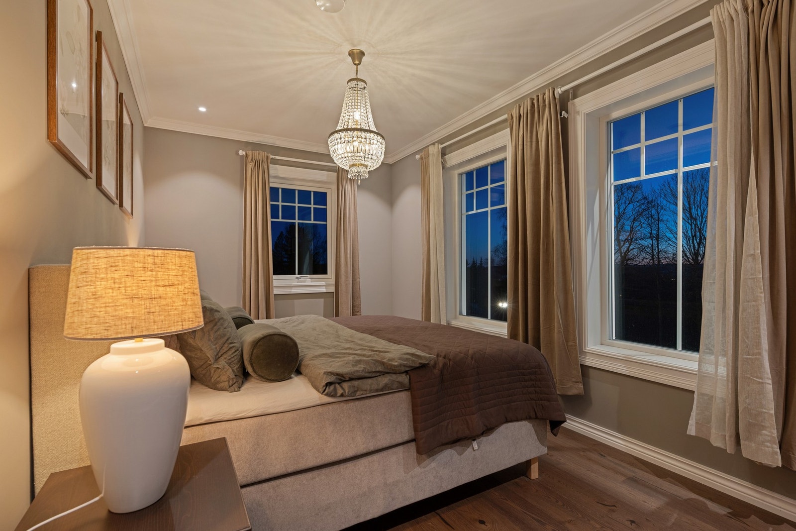 Vinduene slipper godt med naturlig lys inn. Galleribilde