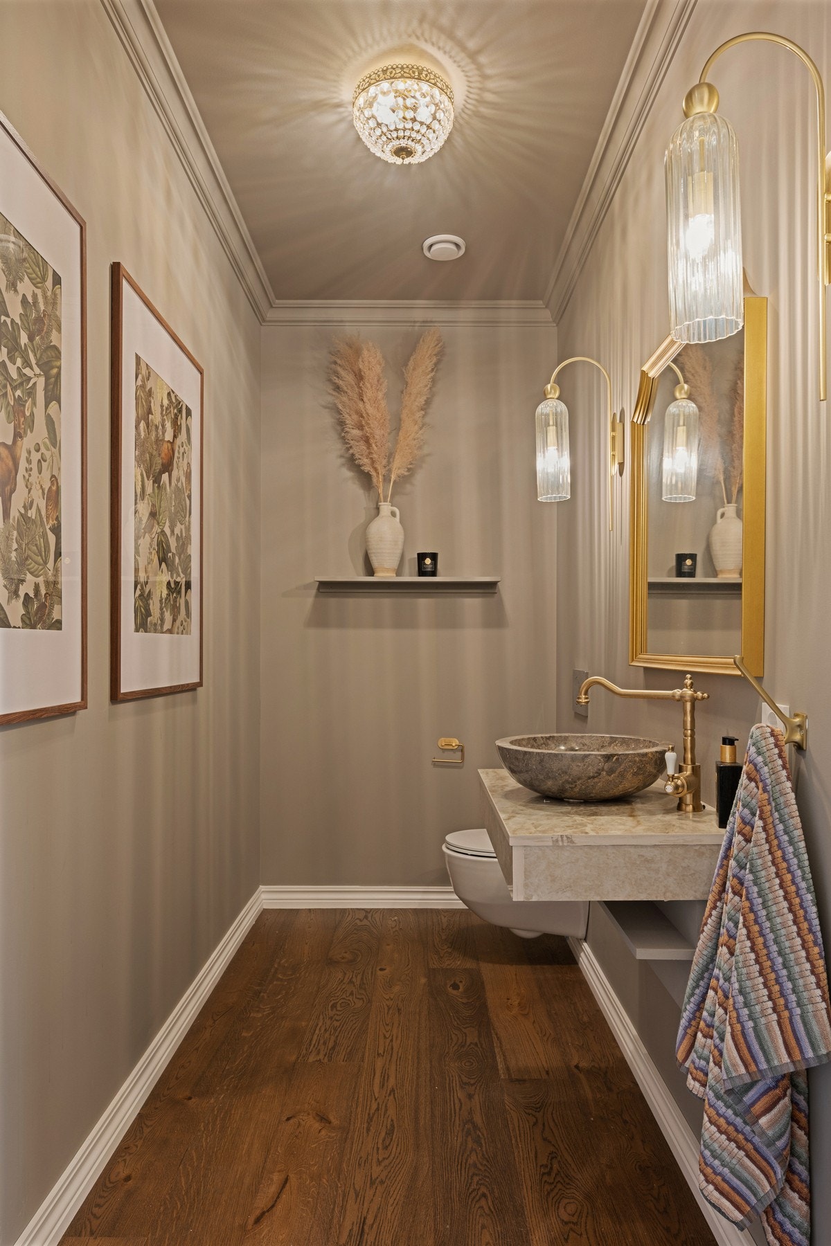 I 1. etasje finner du et pent gjestetoalett. Galleribilde