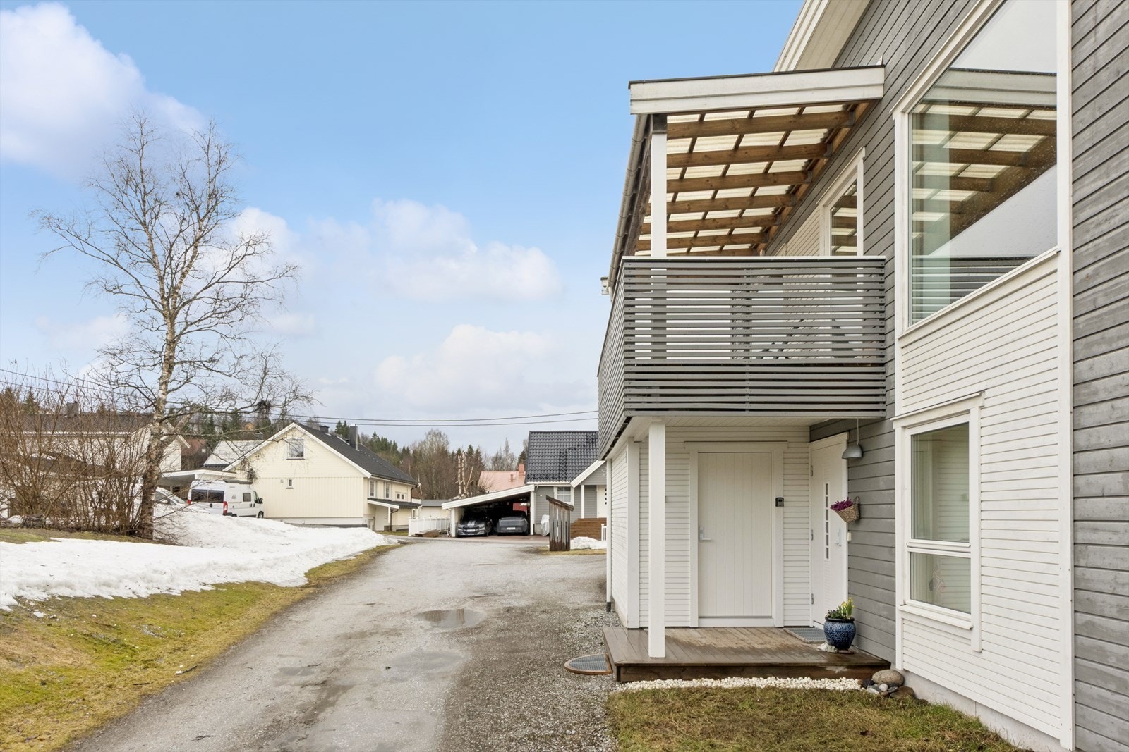 Innkjørsel Galleribilde