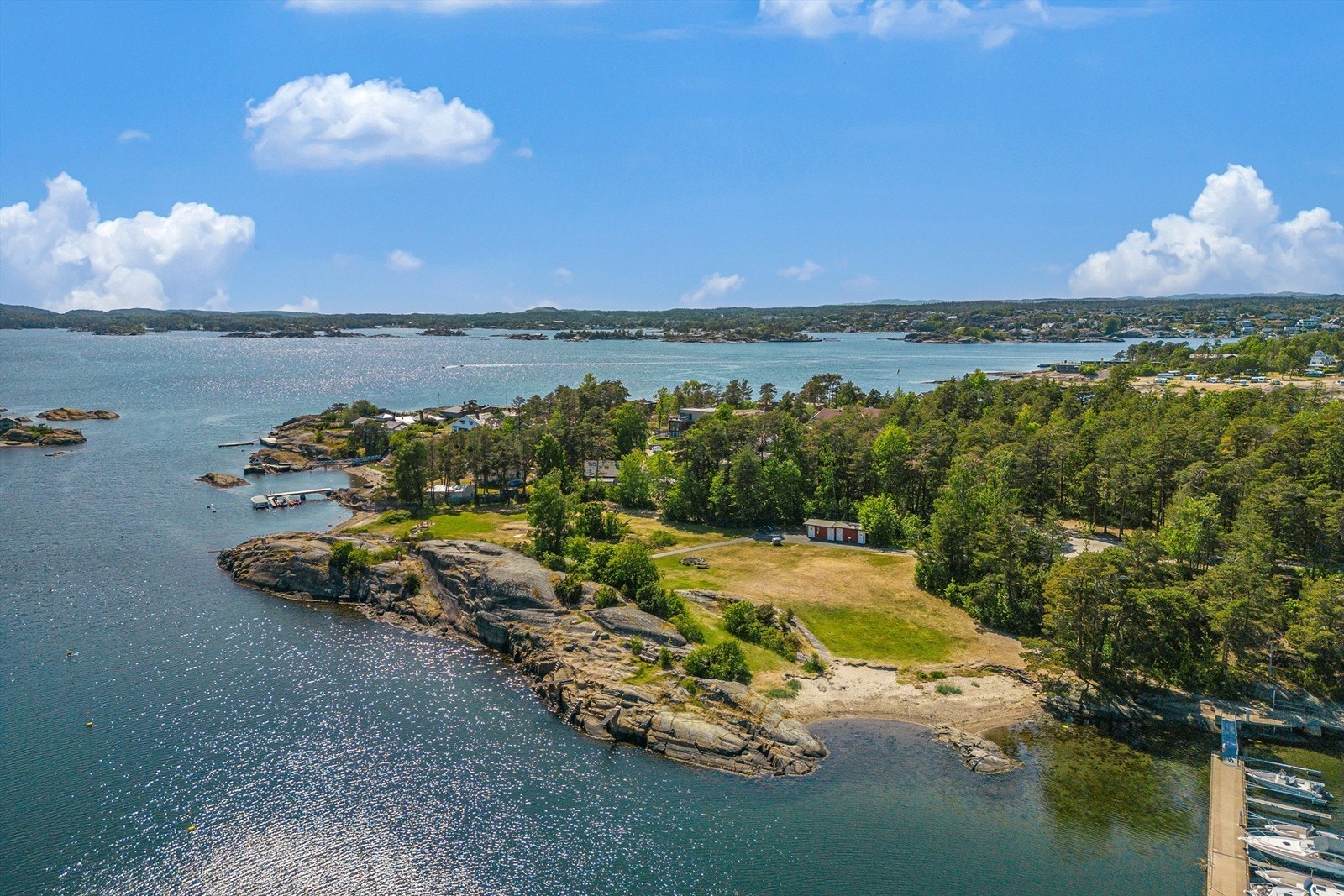 For de aller minste er området et lite paradis med friområder, store skogsområder og bademuligheter rett i nærheten. Galleribilde