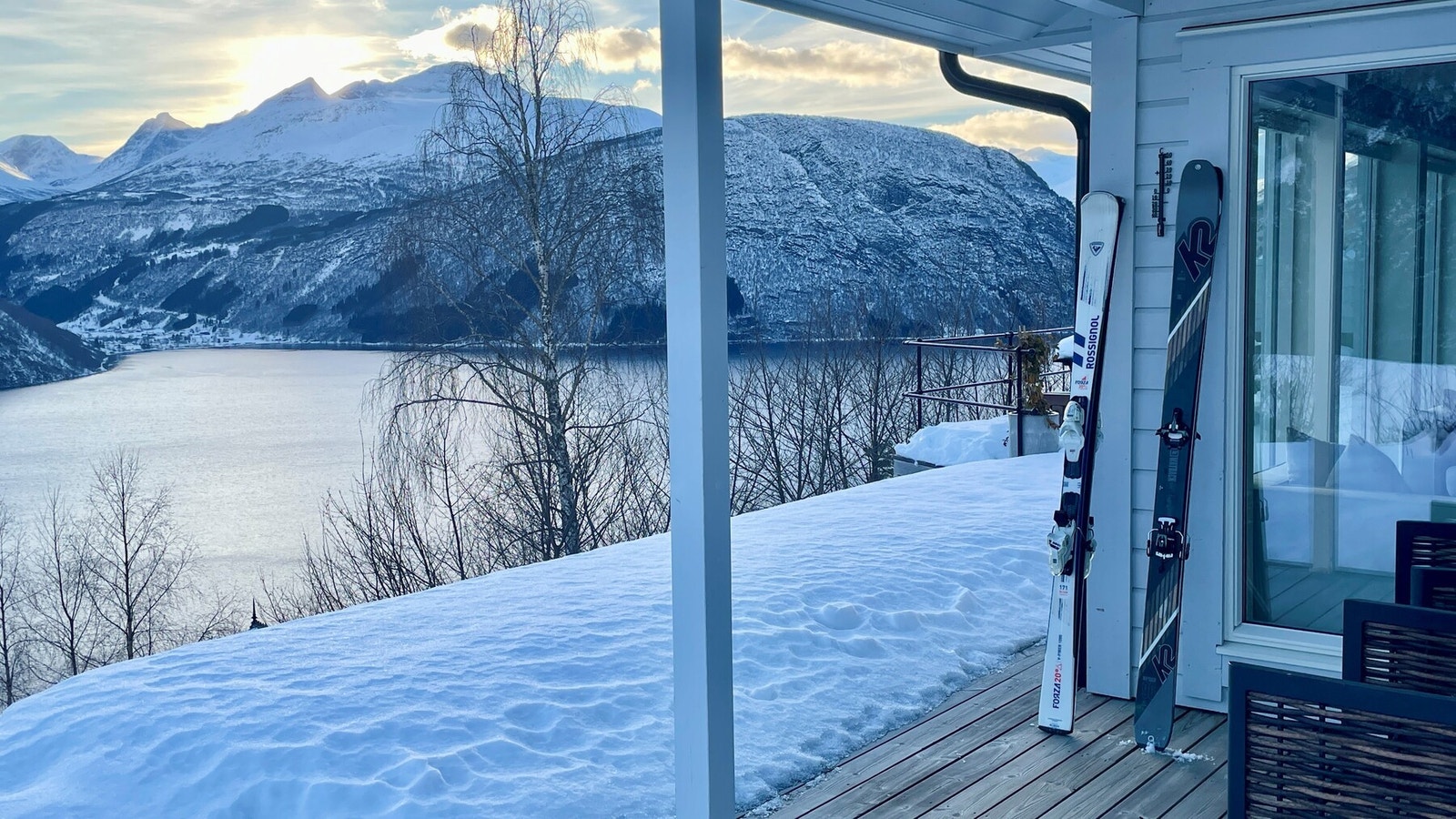 En hytte som byr på ro, kvalitet og ren fjordmagi året rundt. Galleribilde