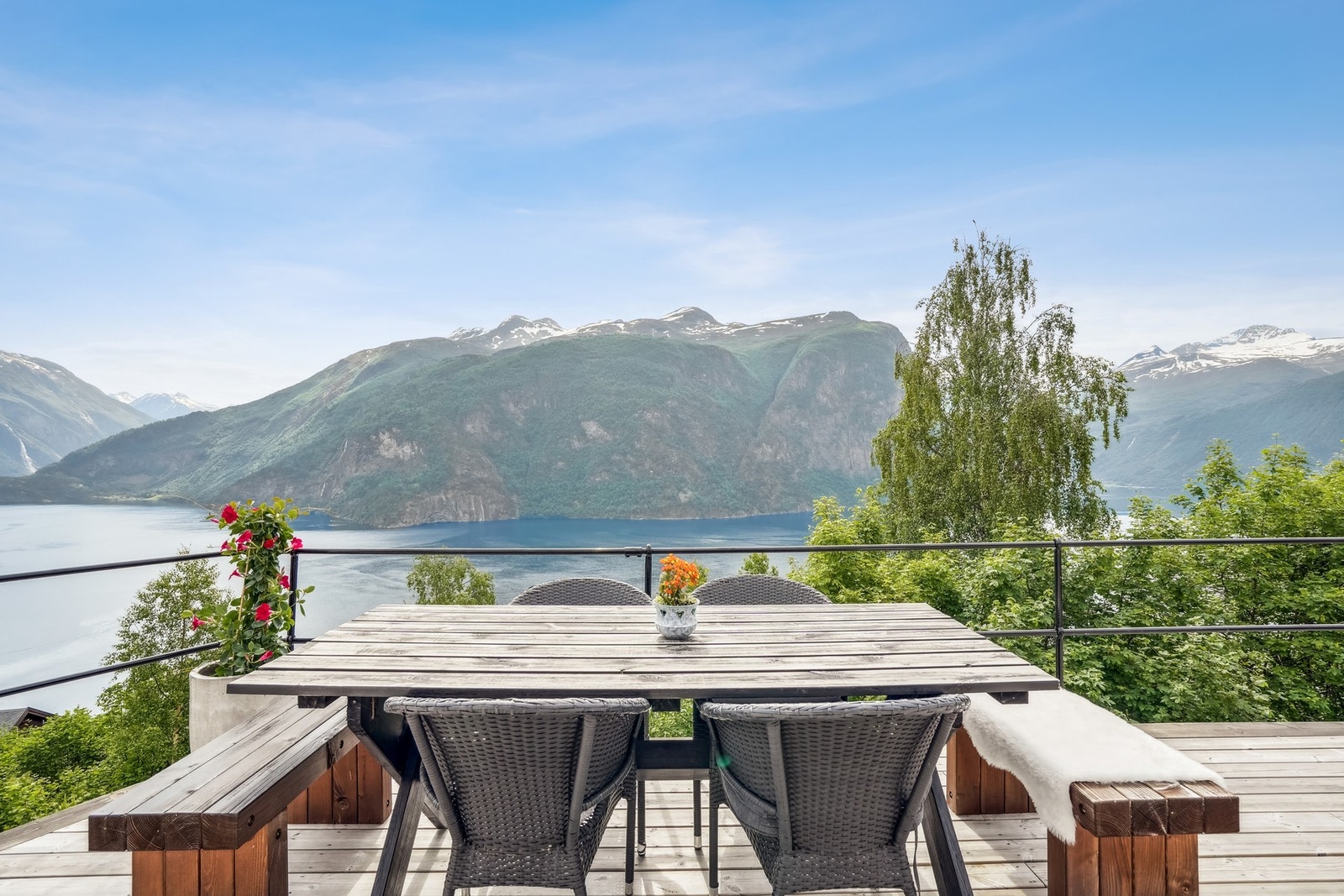 Grillmåltidene nytes til en spektakulær panoramautsikt. Galleribilde