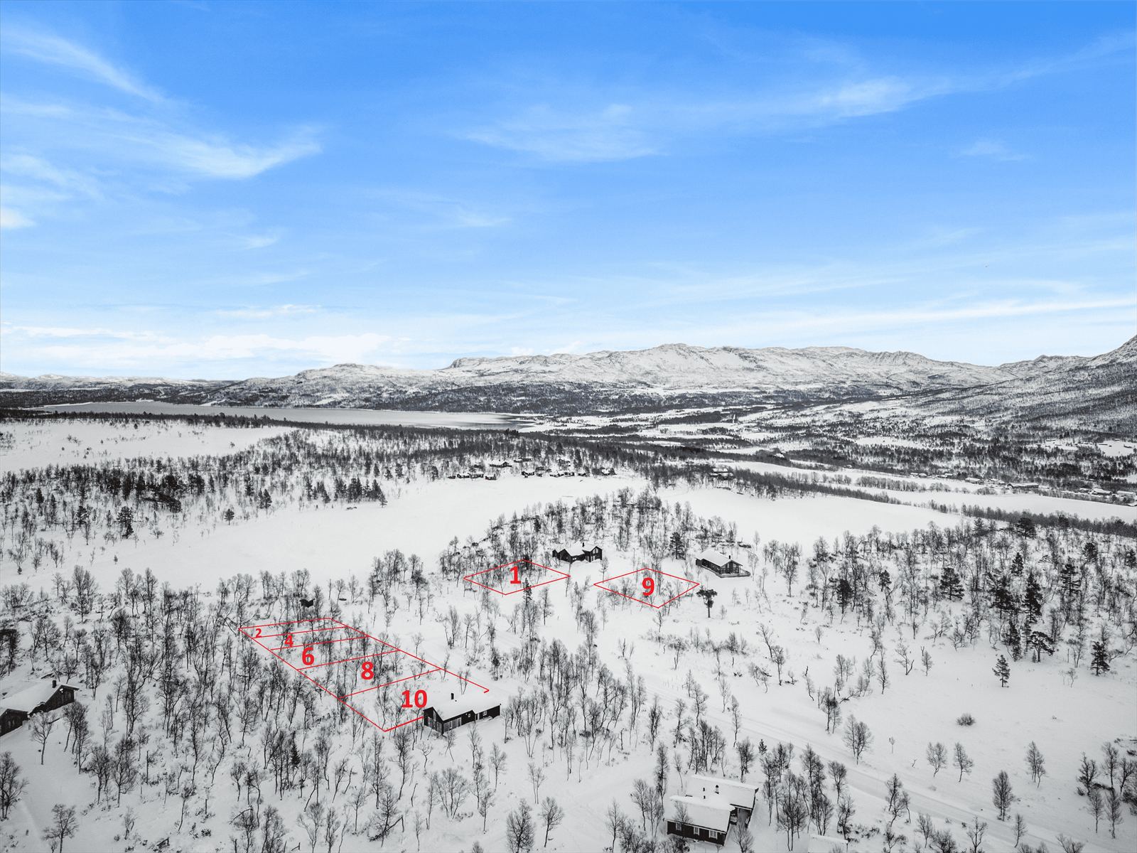 Tomtene ligger svært fint til med meget gode solforhold, og er et eldorado for deg som ønsker å bruke fritiden ute i noe av det beste Norge har å tilby av naturlandskap. Galleribilde