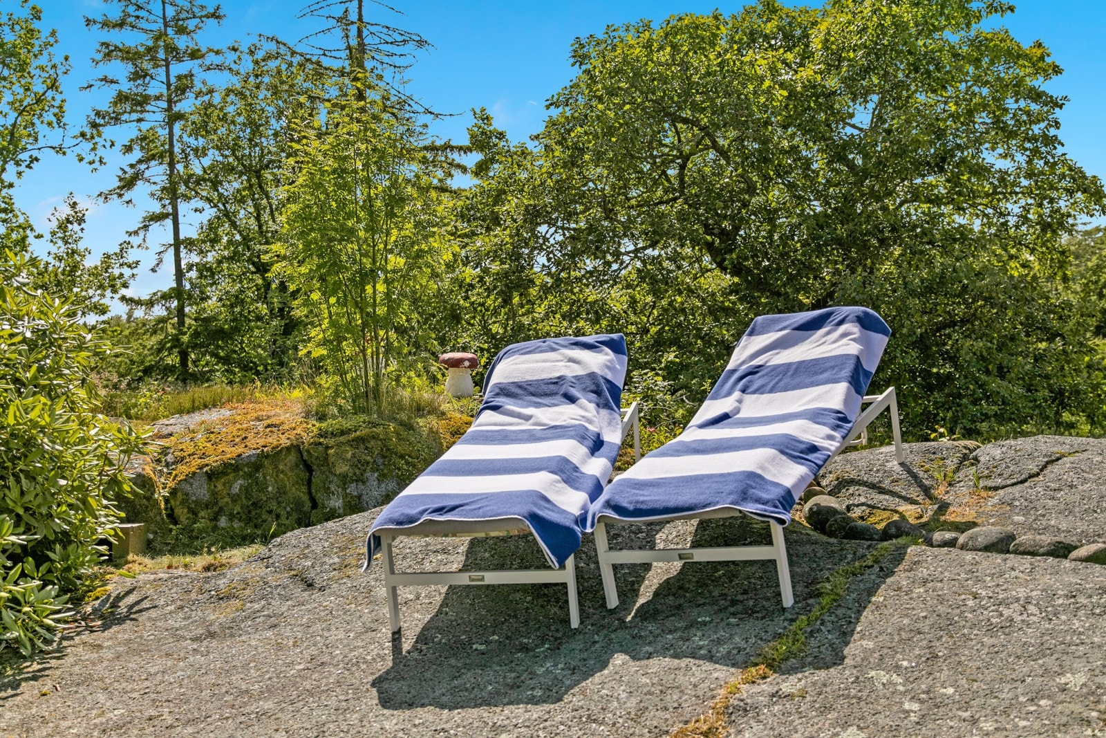 Her får du både ro og privatliv i naturskjønne omgivelser, samtidig som du har enkel tilgang til et mangfold av aktiviteter og fasiliteter Galleribilde