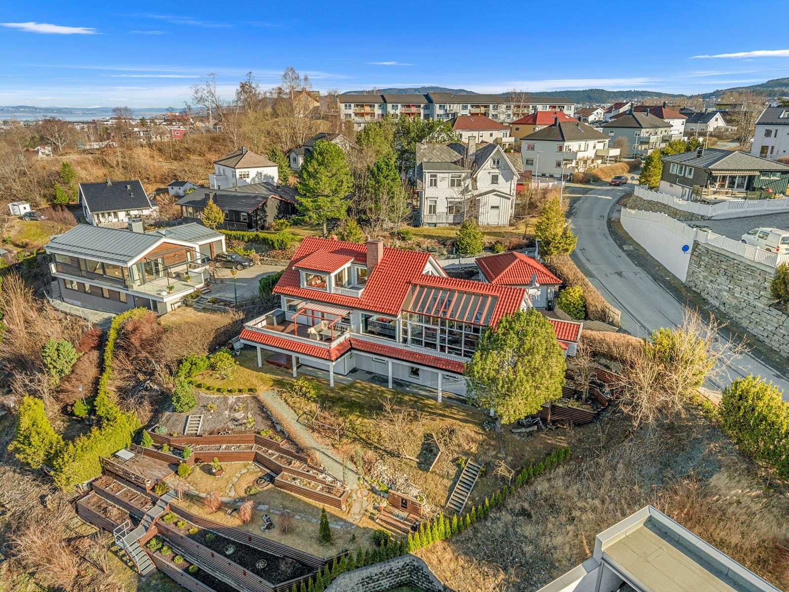 Velkommen til Hans Finnes gate 14 - En herskapelig og unik enebolig med panoramautsikt og en rekke oppgraderinger! Foto: Michael Nøstvik Eid Galleribilde
