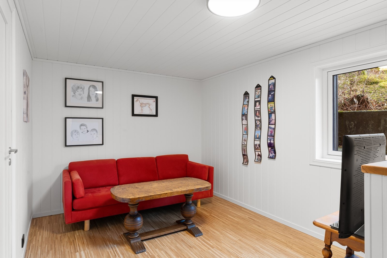 Innredet rom i u.etg. - ikke godkjent. Galleribilde