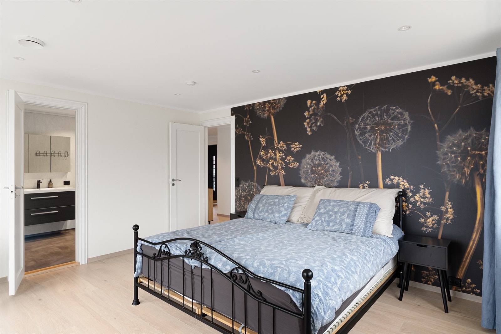 Soverom. Galleribilde