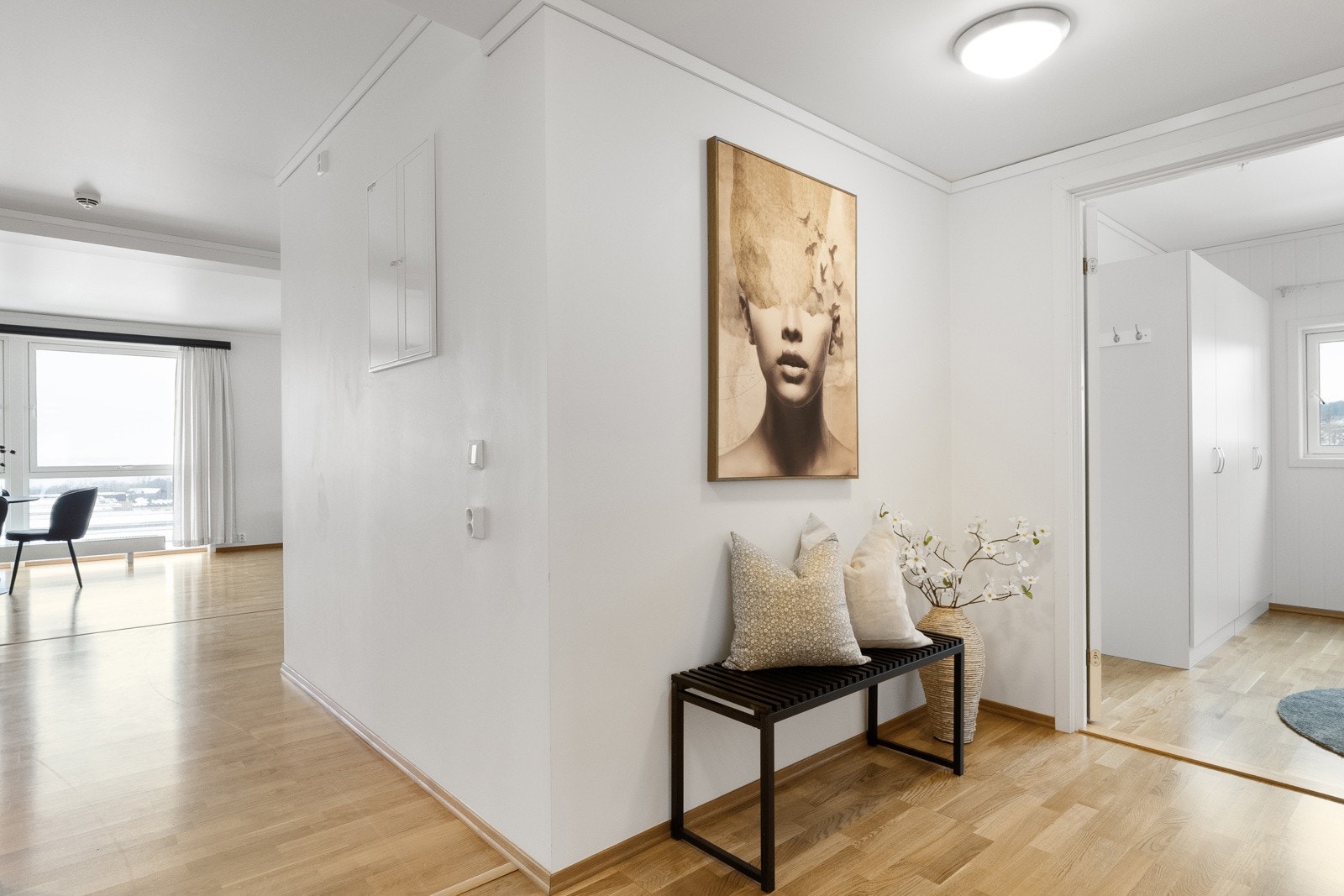 Lys og innbydende entré. Galleribilde
