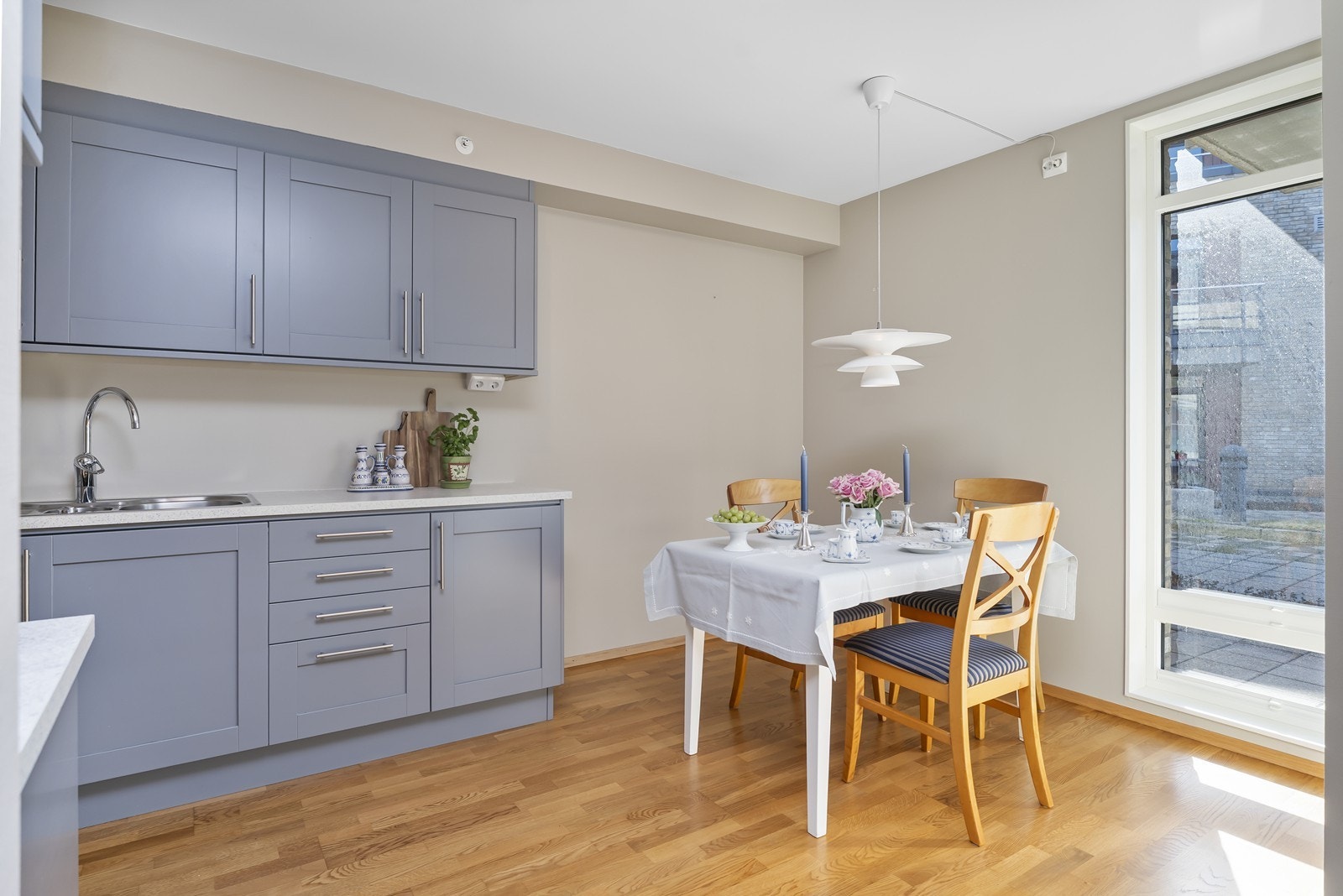 Hyggelig spiseplass. Galleribilde