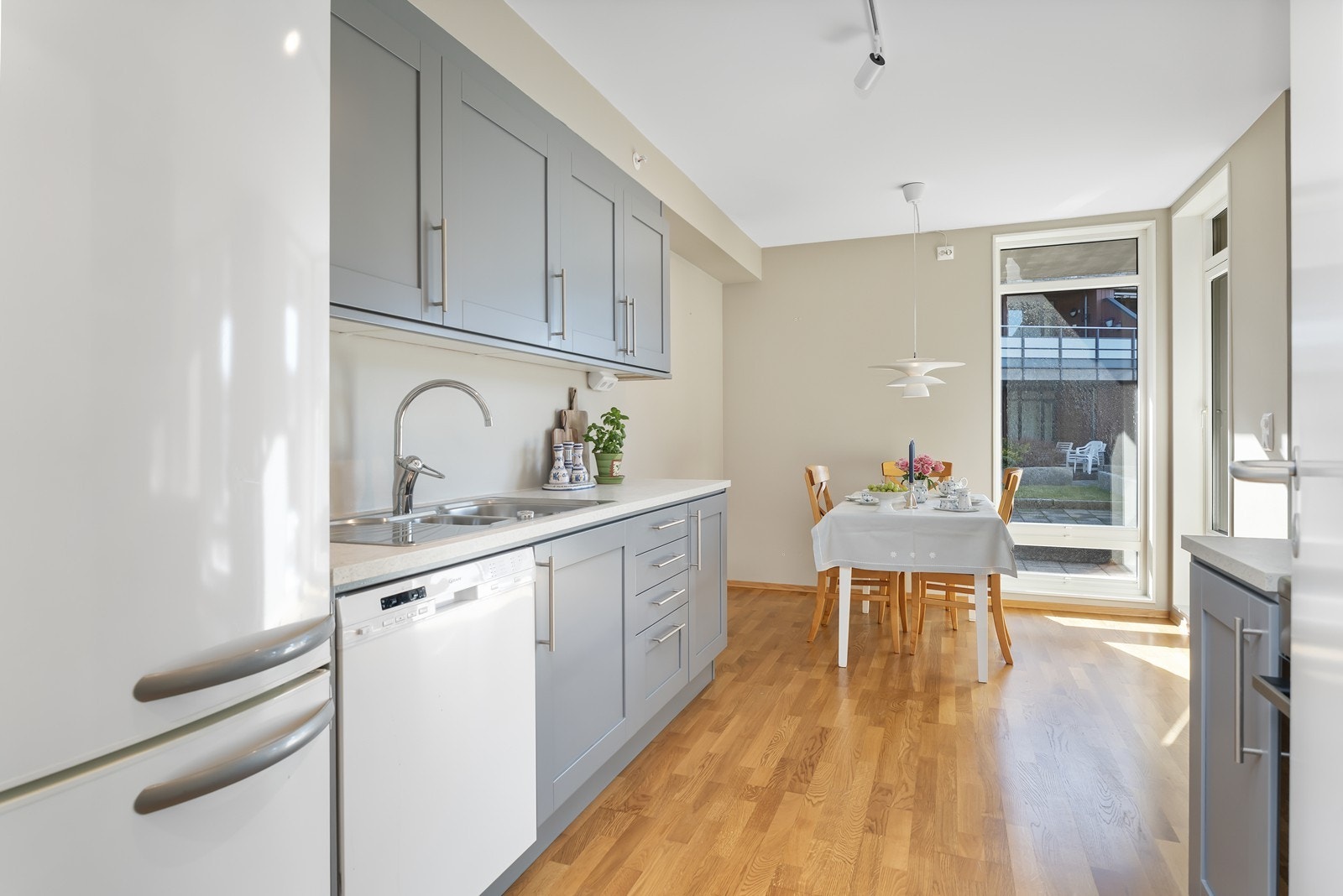 Hvitevarer følger. Galleribilde