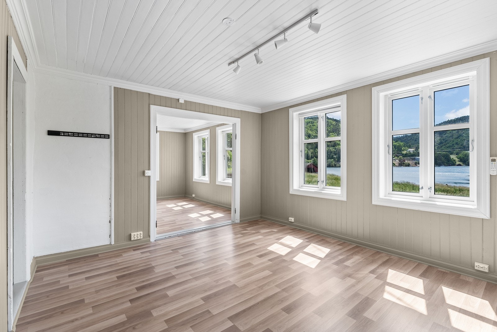 Åpen løsning mellom de to stuene Galleribilde