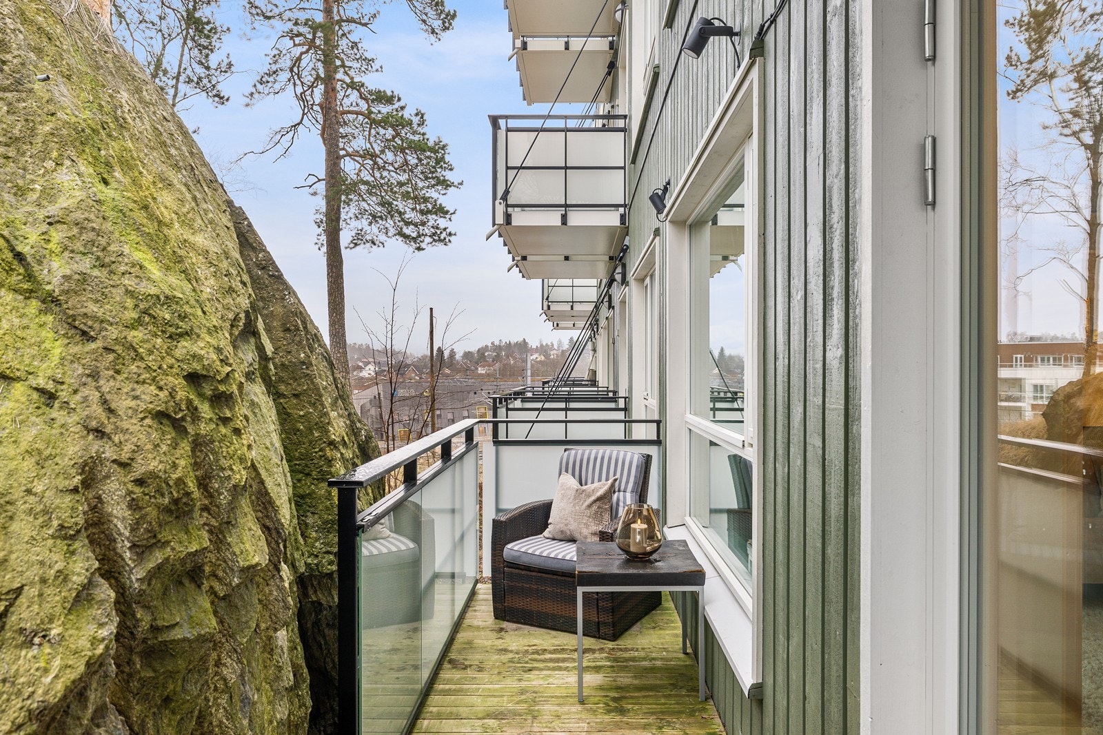 Dette er en arealeffektiv og godt utnyttet 2-roms leilighet med sentral beliggenhet. Galleribilde