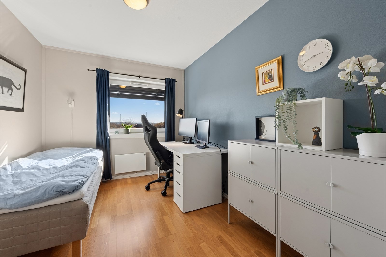 Alle rommene har store vindusflater som gir godt med dagslys. Galleribilde