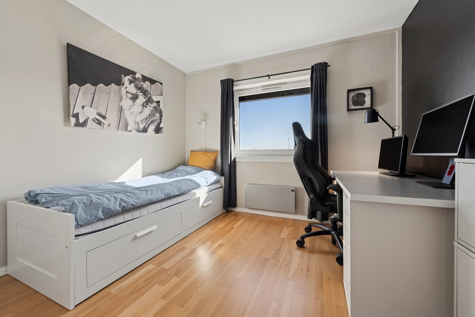 De to øvrige soverommene er også gode i størrelsen og egner seg godt som barnerom, gjesterom eller kontor. Galleribilde