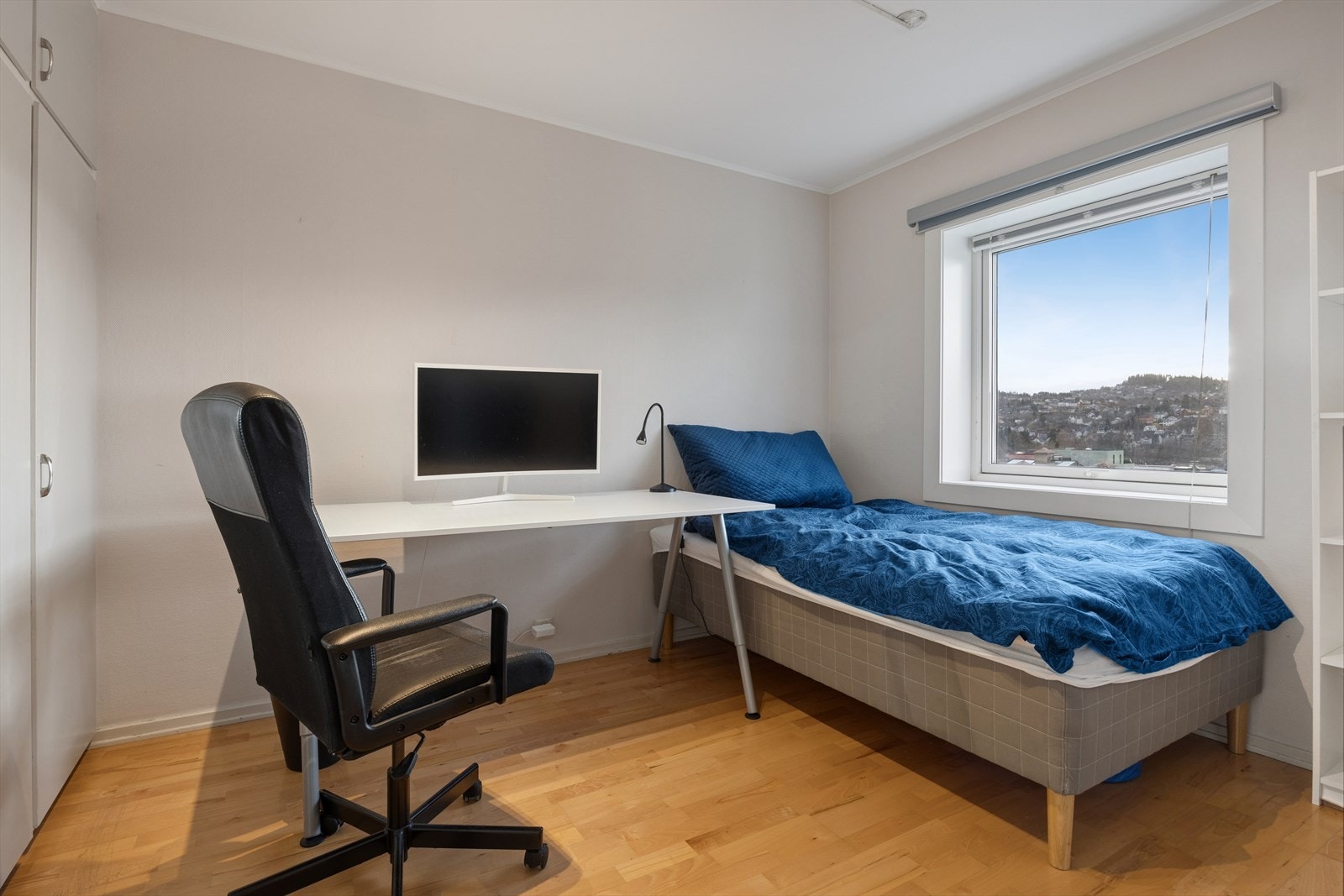 Ett av de 4 soverommene i leiligheten Galleribilde