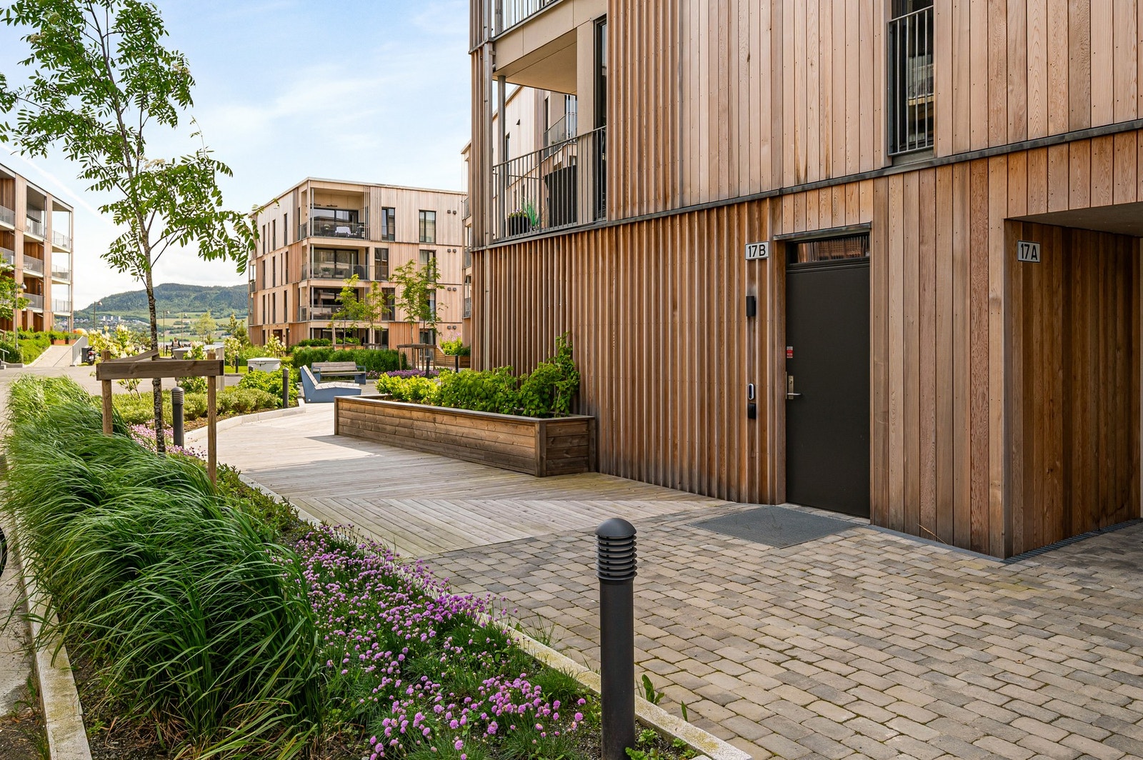 Svært pent og opparbeidet inngangsparti. Her er det trivelig å komme hjem! Galleribilde