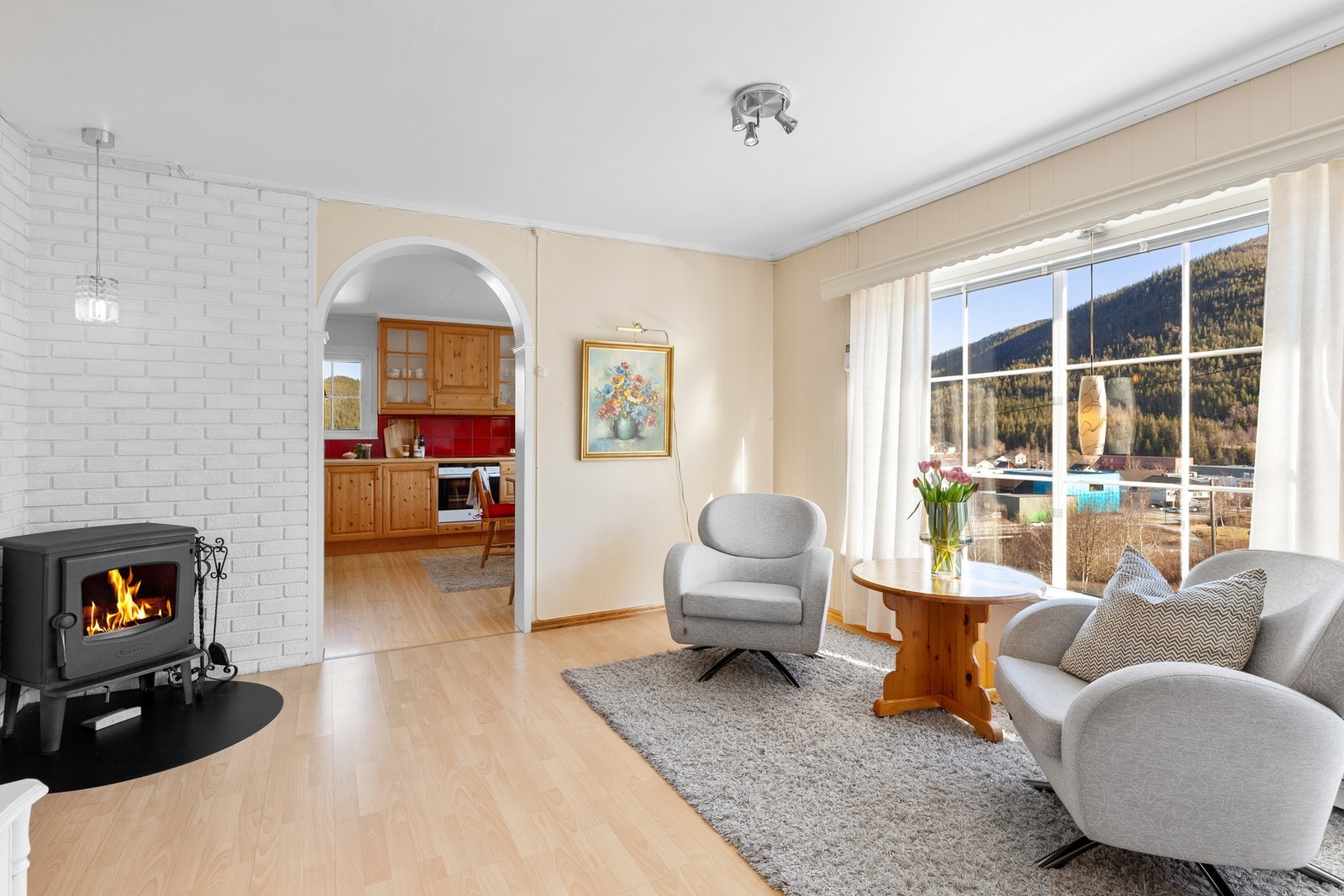 Fra stue mot kjøkken Galleribilde