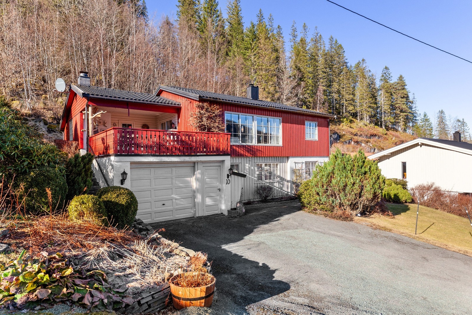 Integrert garasje under terrasse Galleribilde