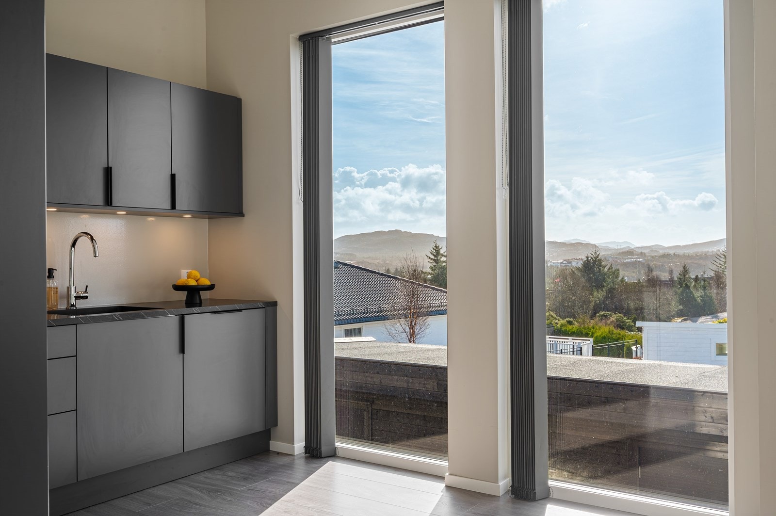 - Byggeår er 2024 og boligen har dermed svært god standard, lite bruksslitasje og tidsriktige kvaliteter - Galleribilde