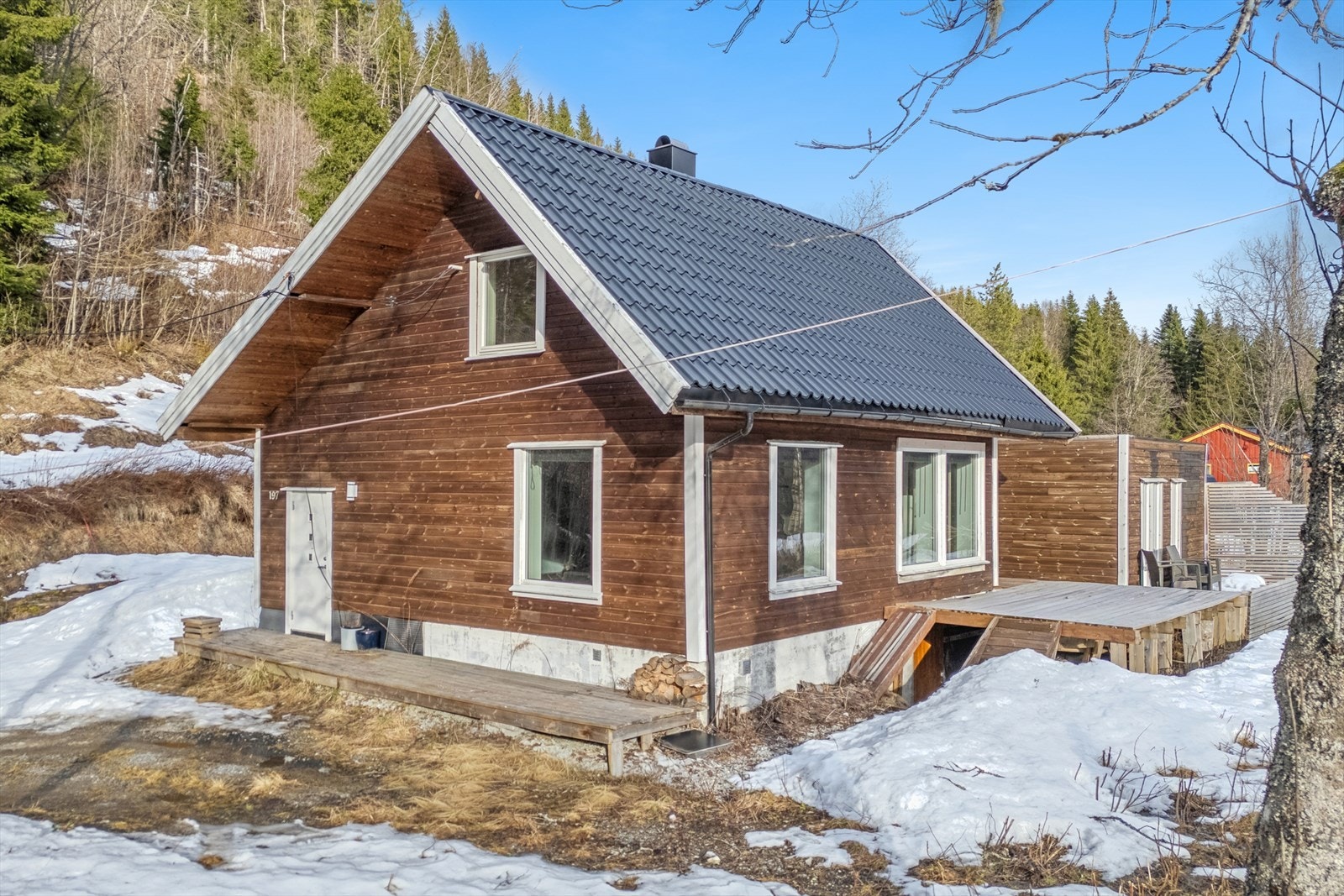 Saltfjellveien 197 presenteres av Finn Hugo Amundsen v/DNB Eiendom. Galleribilde