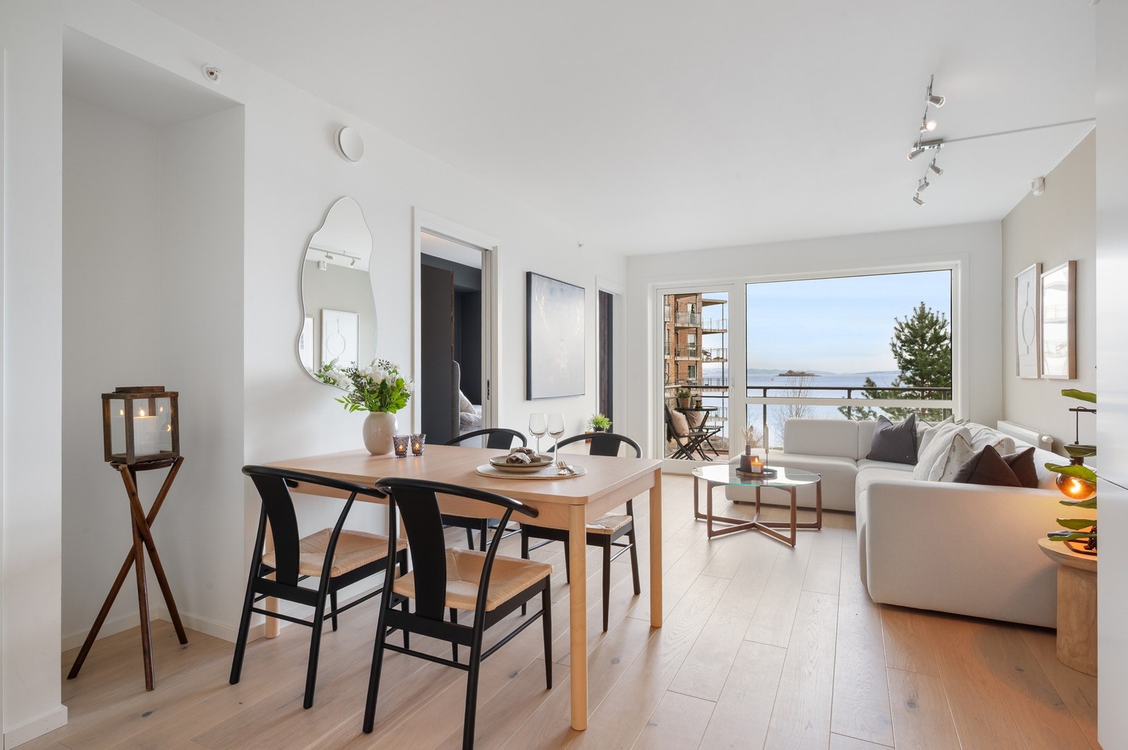 EiendomsMegler1 ved Markus Tangvik har gleden av å presentere en lekker 2-roms leilighet i Mellomila 91 B. Galleribilde