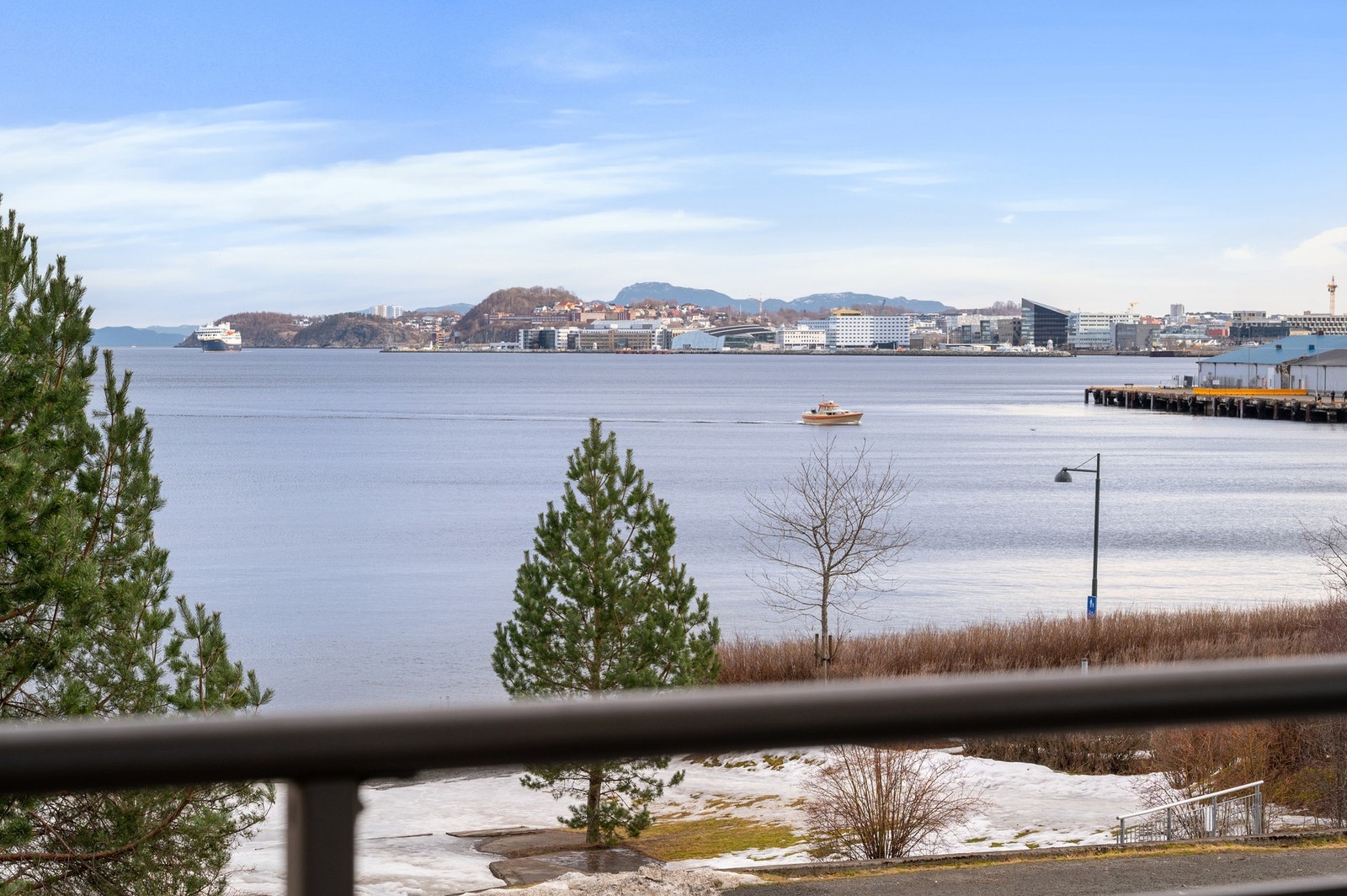 Sentral & sjelden beliggenhet i populære Ilsvika, med nærhet til alt sentrum & Bymarka har å by på Galleribilde