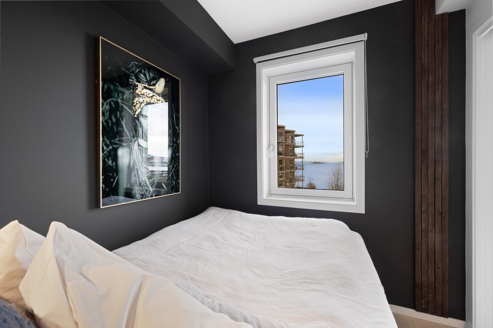 Fantastisk utsikt mot Munkholmen fra soverommet. Galleribilde