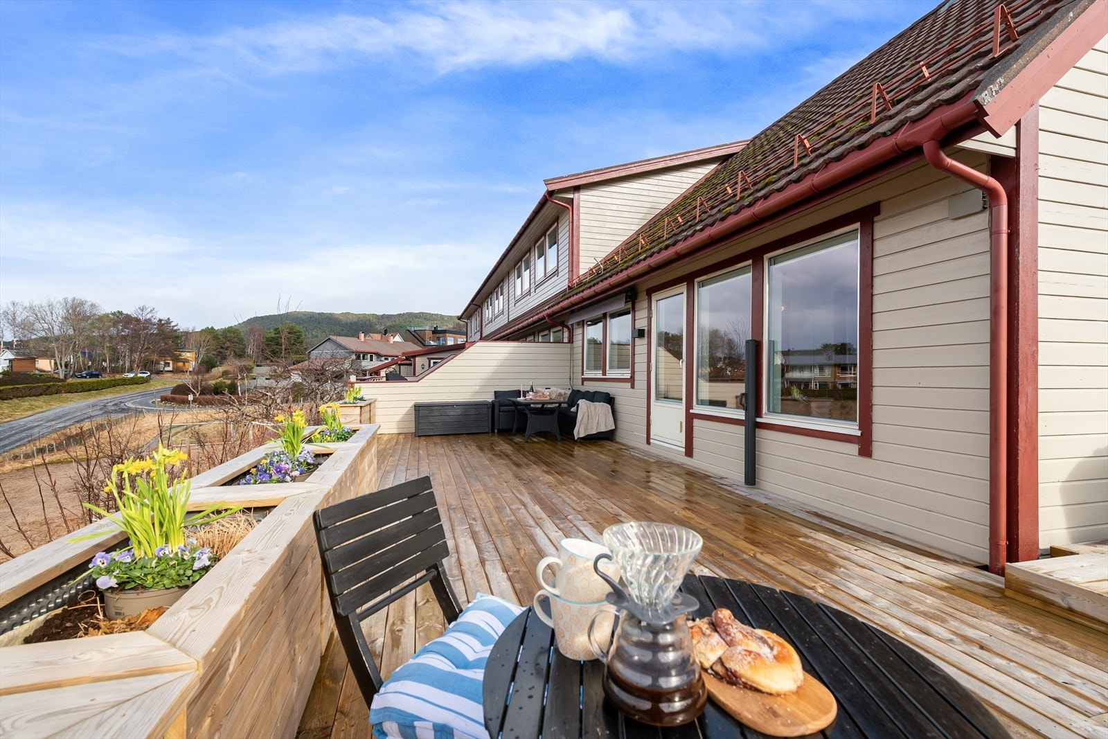 Enderekkehus med god beliggenhet og flotte utearealer. Galleribilde