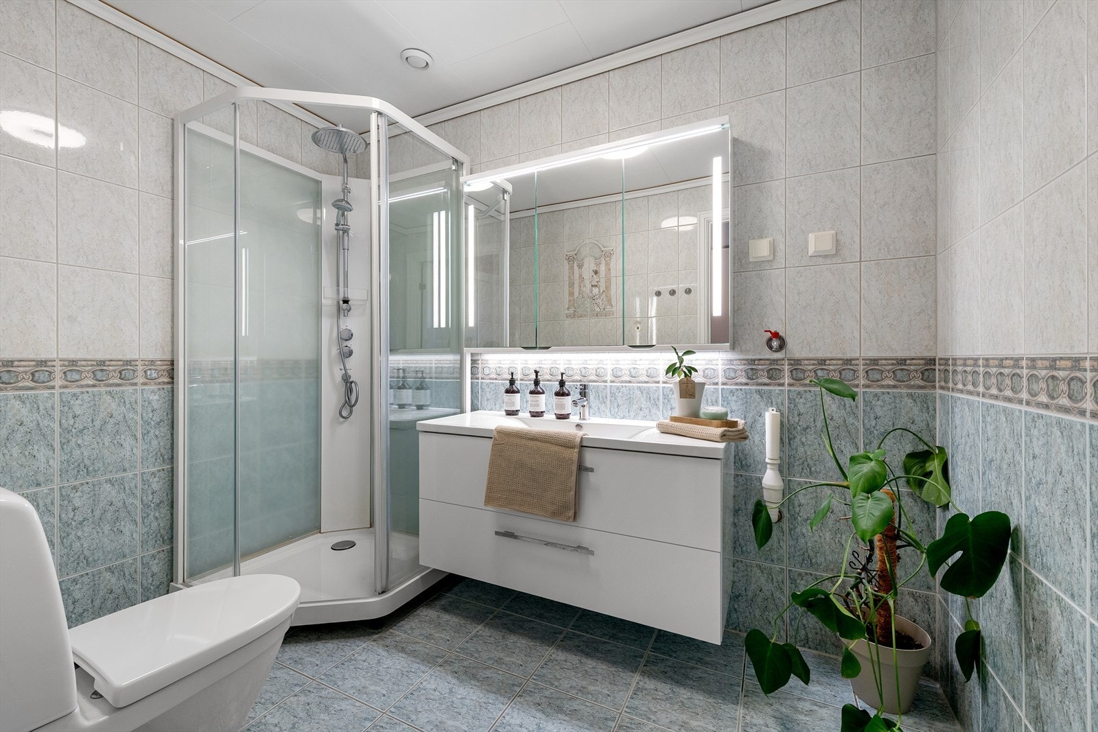 Det er også opplegg for vaskemaskin på badet. Galleribilde