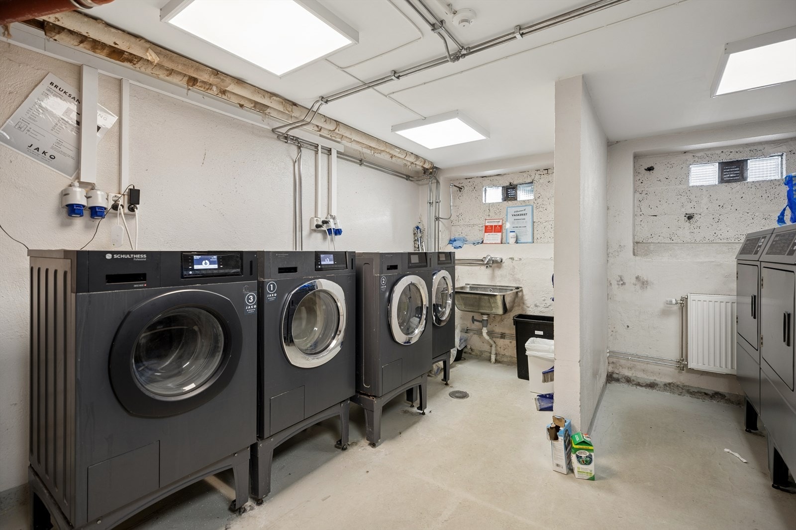 Vaskerom. Galleribilde