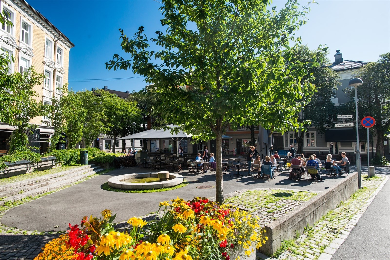 Populære Grisen med uteservering sommerstid. Galleribilde